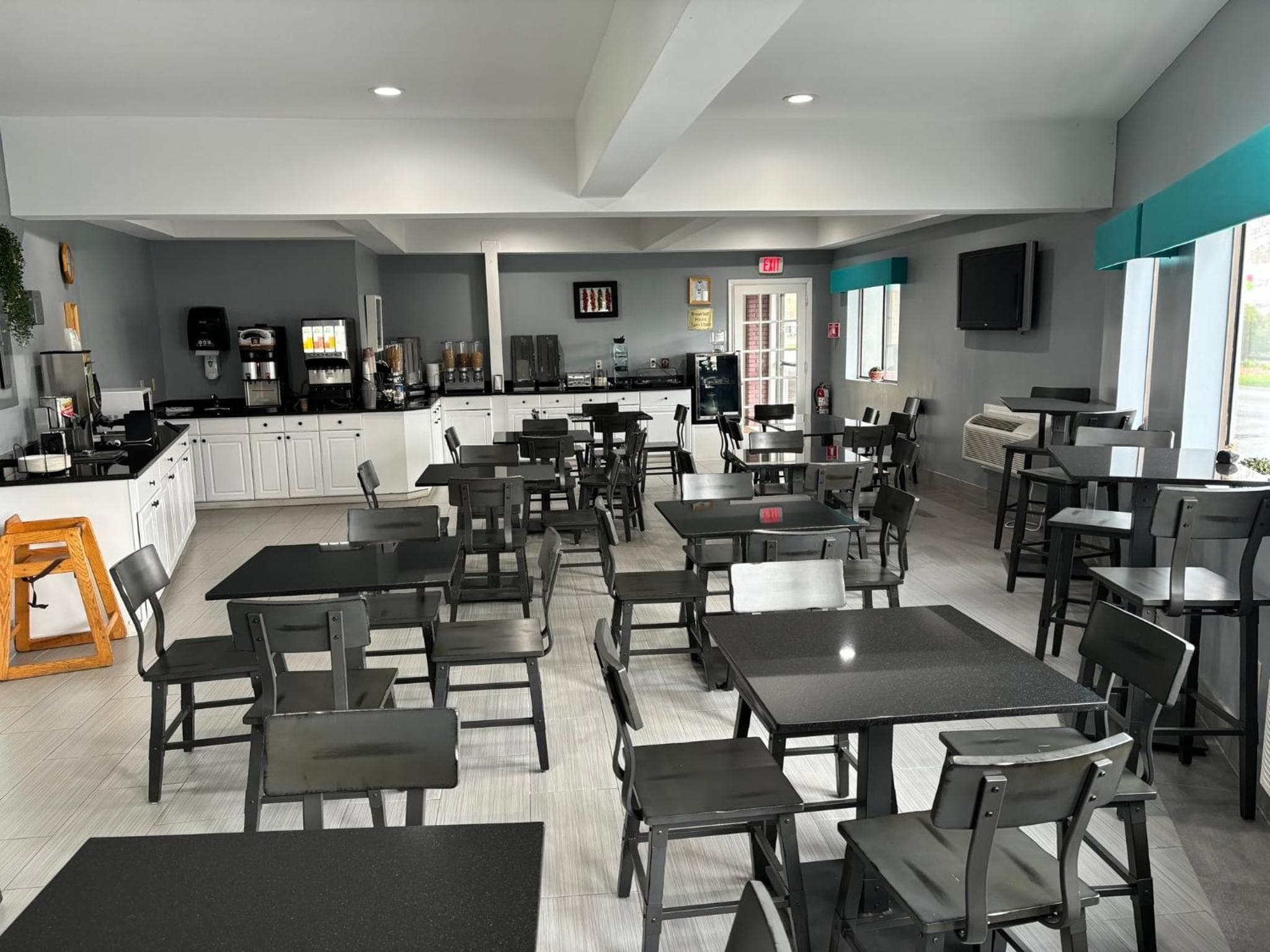 Admiralty Inn & Suites - a Red Collection Hotel