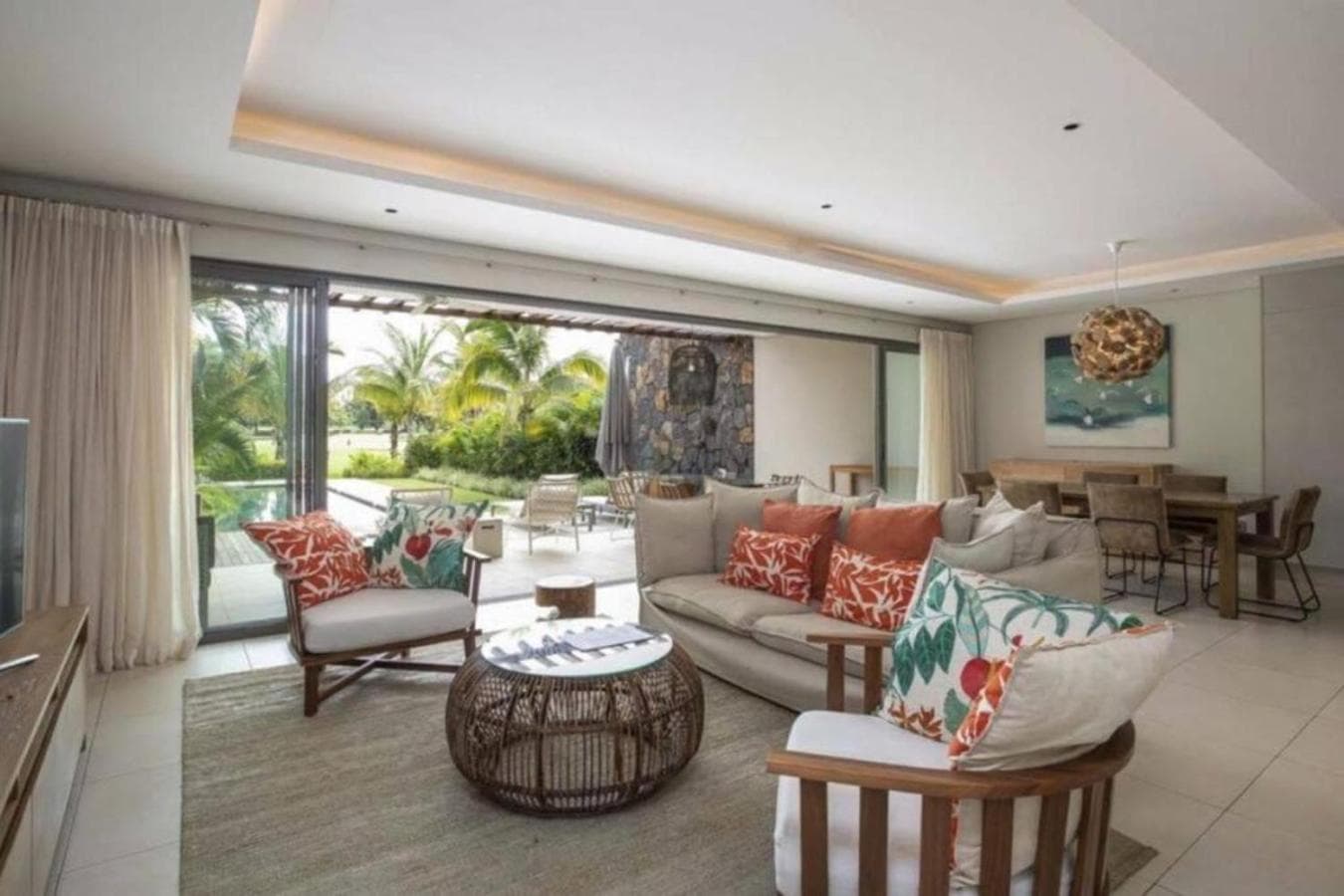 Beautiful Villa With Pool in Anahita Resort