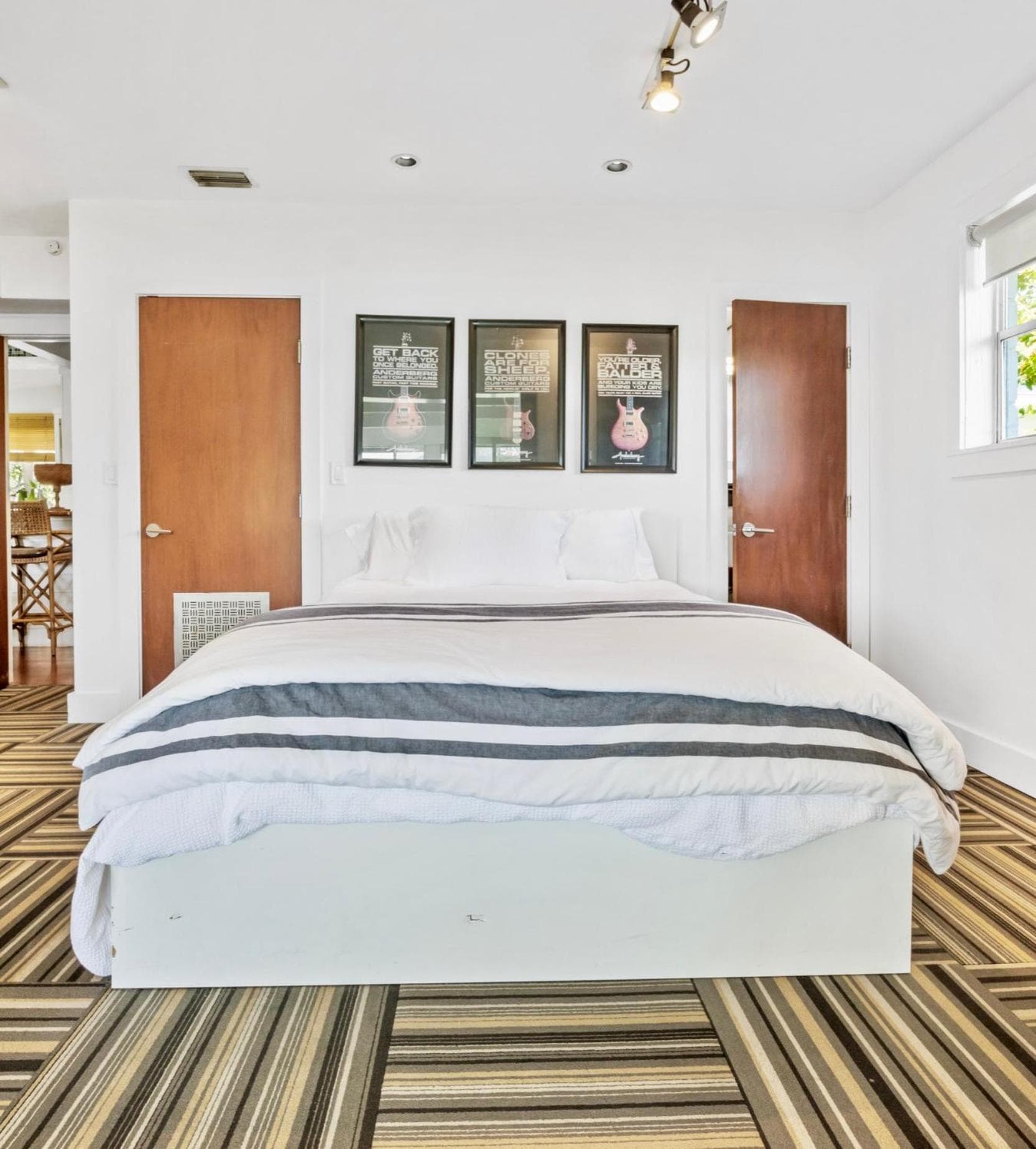 The Spacious Beach House within 5-minutes walk to Ponte Vedra Beach, close Mayo Clinic, and TPC Sawgrass