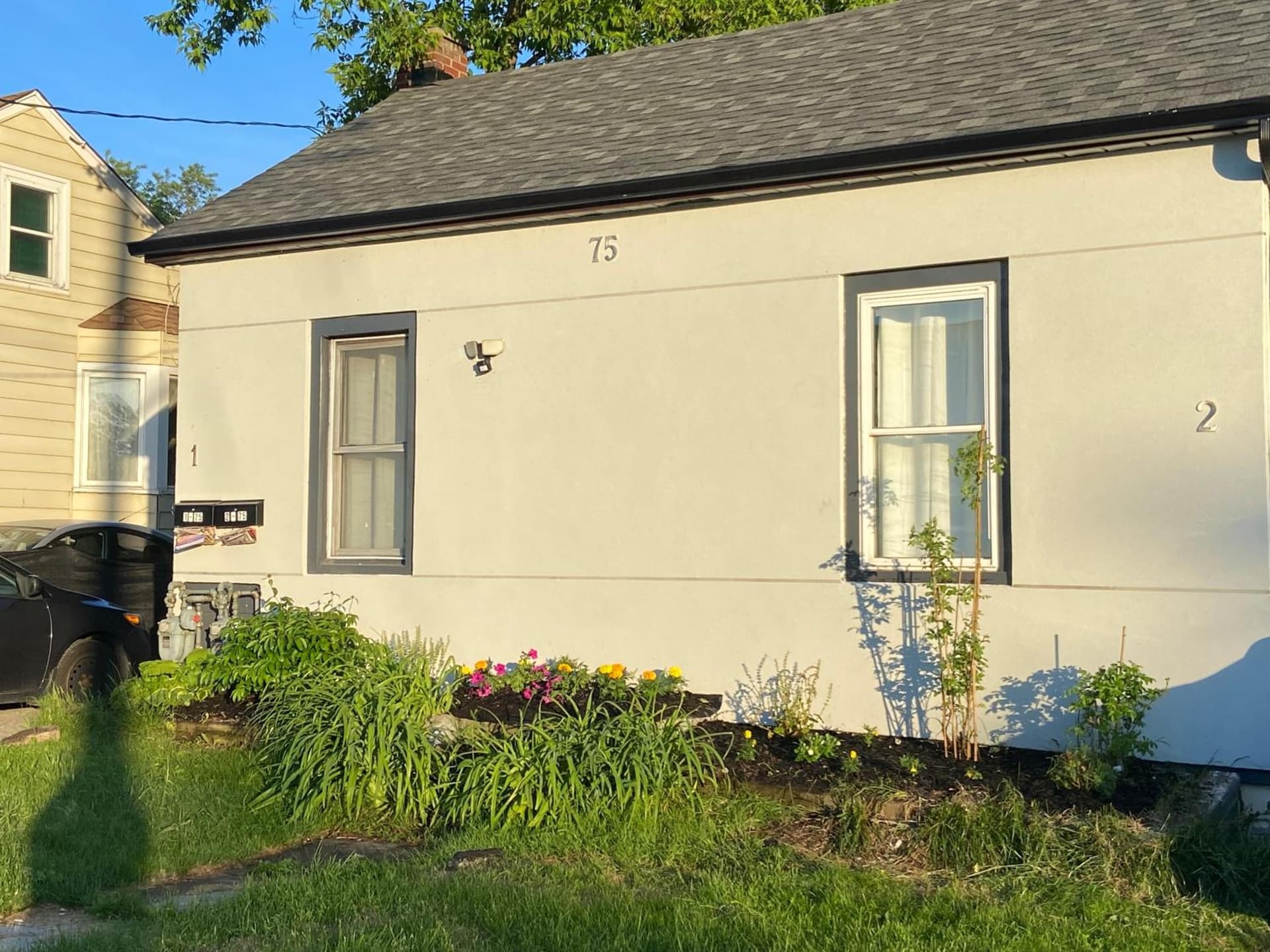 Oshawa Downtown, 2 Bed rooms house fully furnished