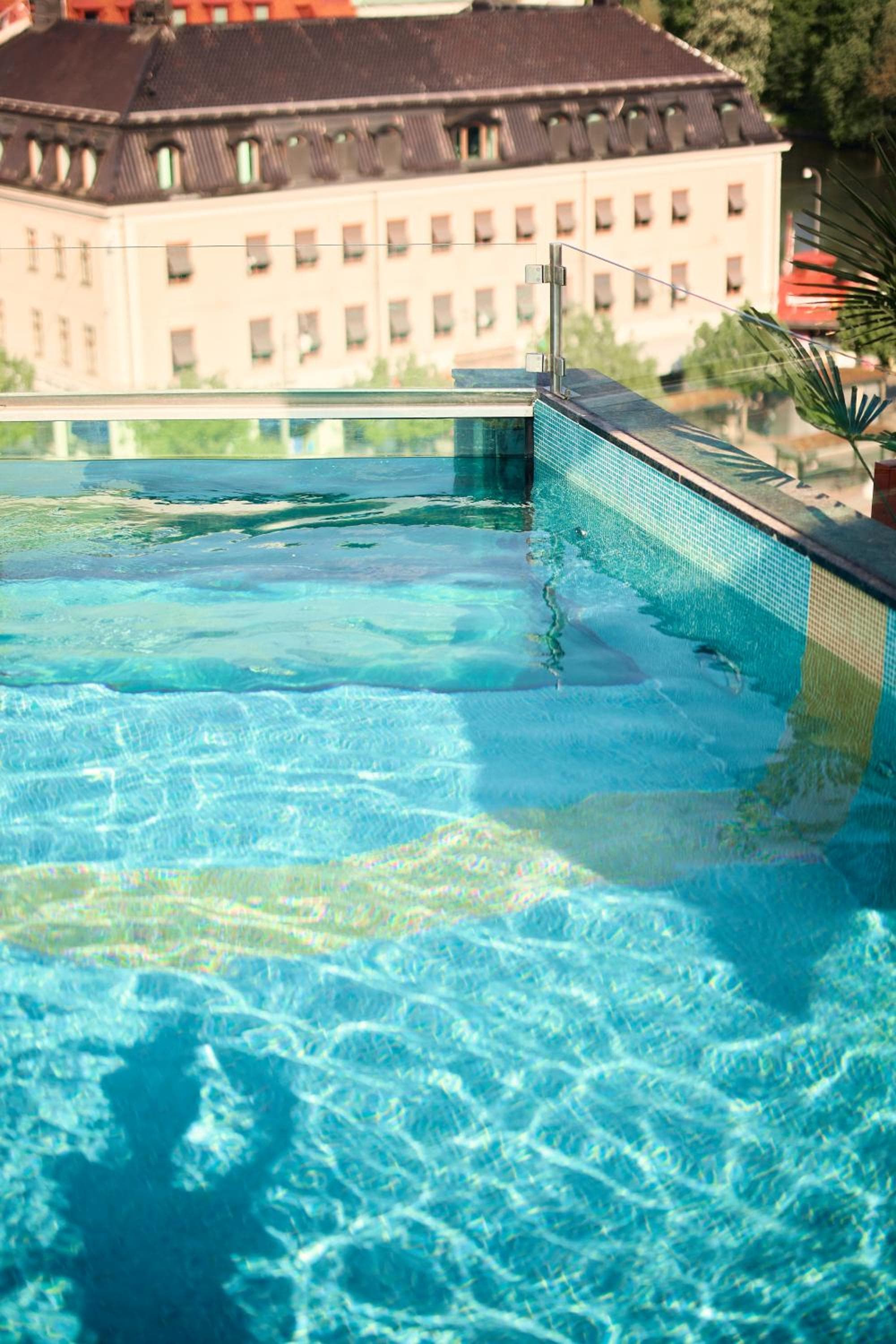 Avalon Hotel