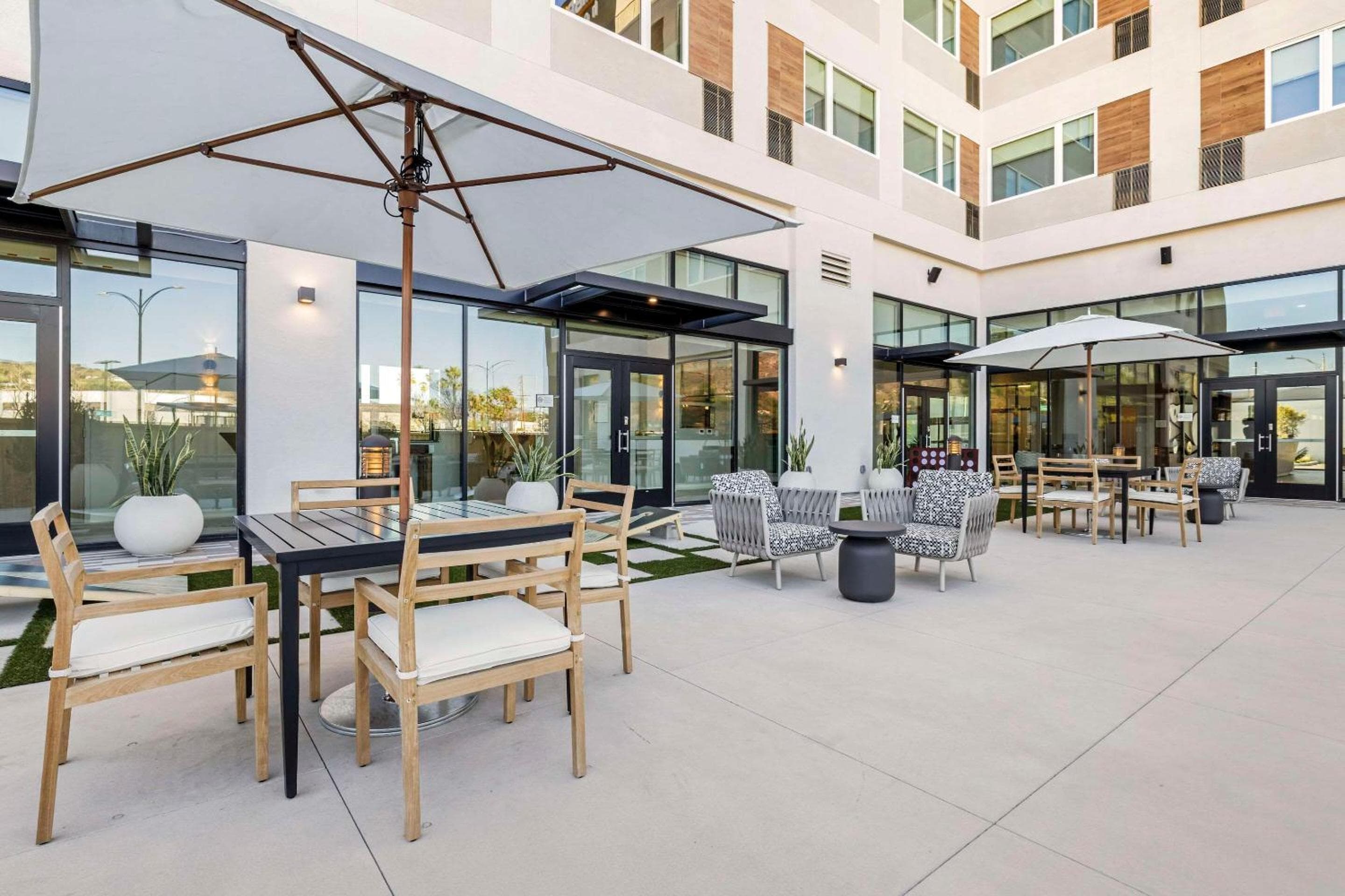 Cambria Hotel Burbank Airport