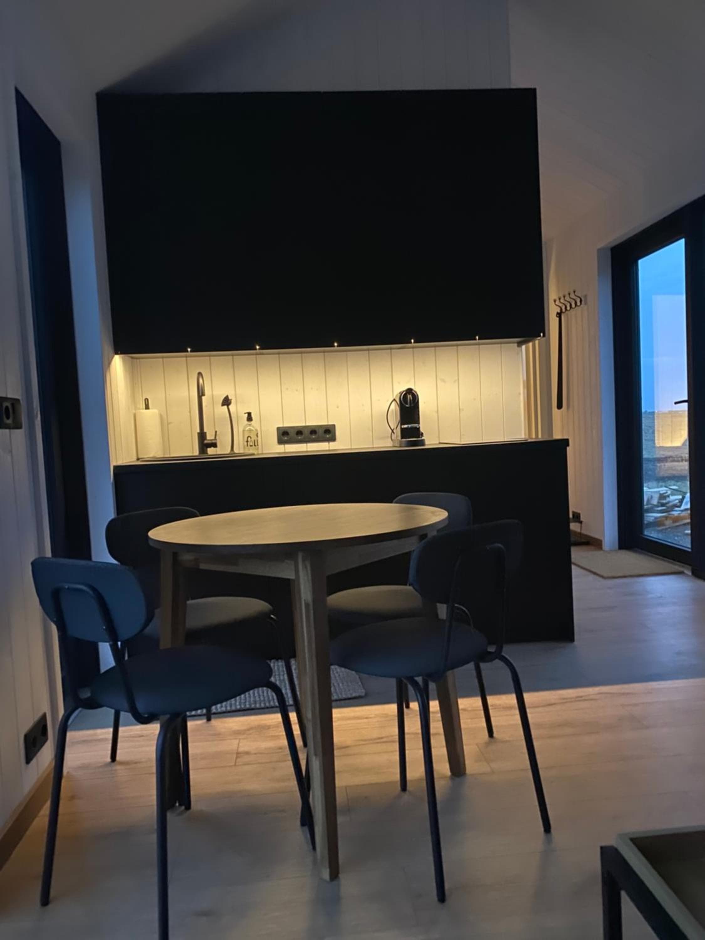 Hamar - Puffin Cottages & Rooms