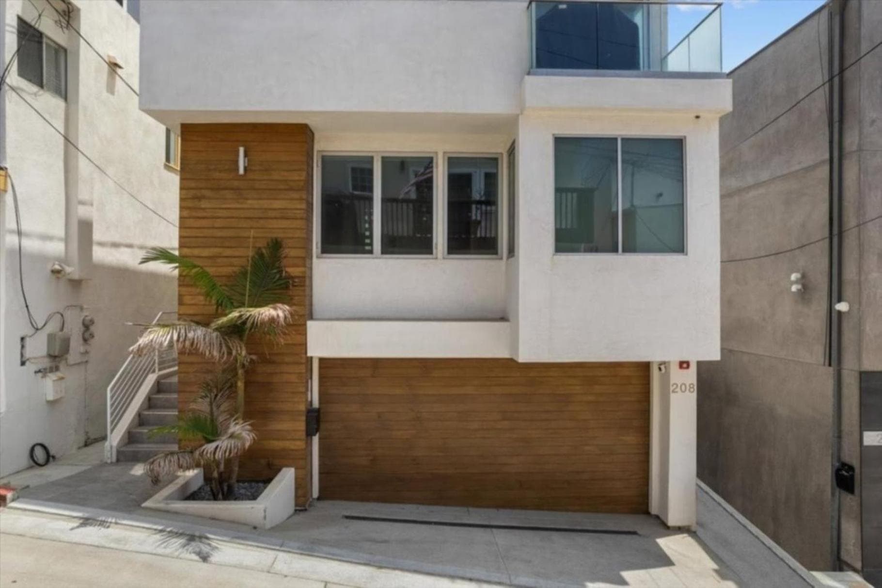Oceanview 3BR Oasis Steps To Manhattan Beach For 6 Guests
