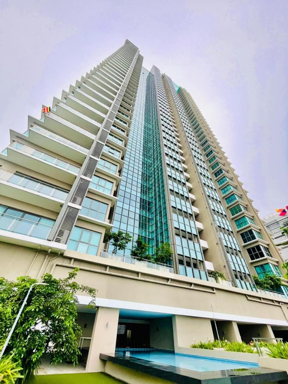 Luxury apartments- Luna Tower 447