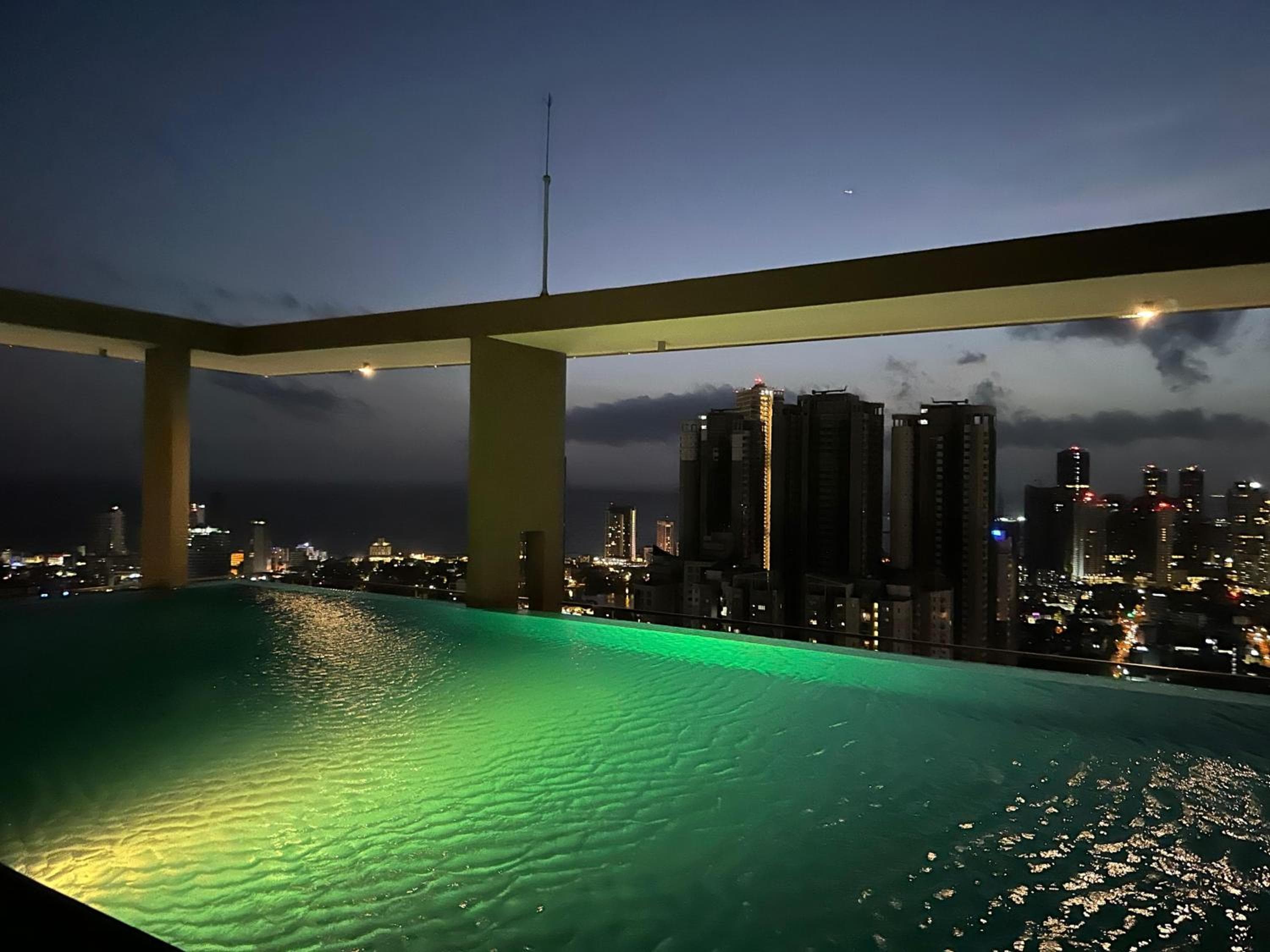 Luxury apartments- Luna Tower 447