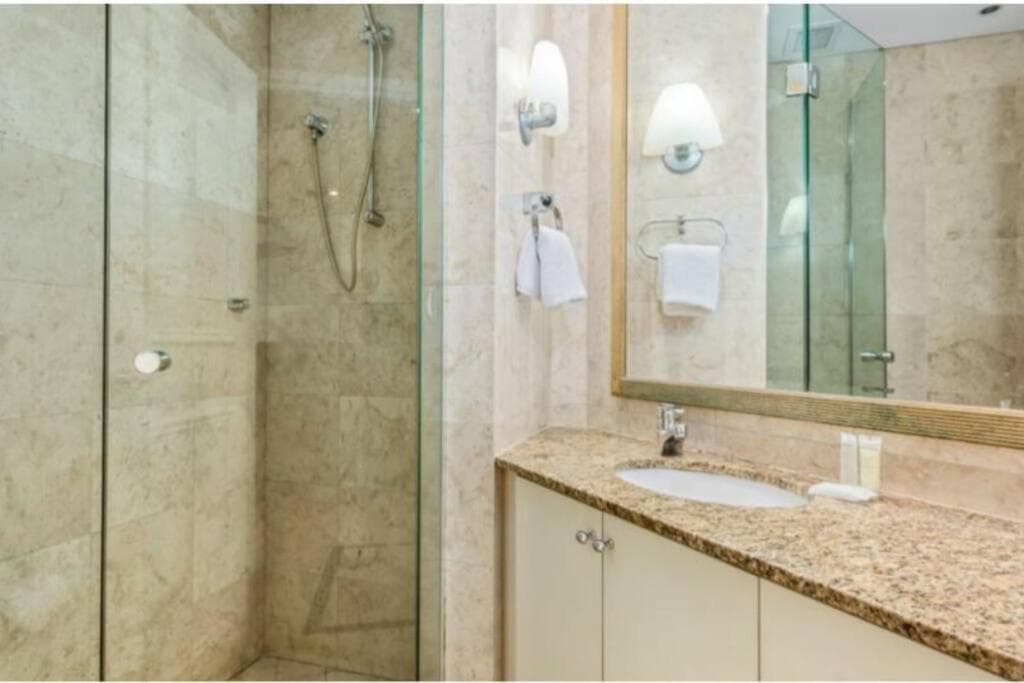 Sydney CBD Comfort BON02314