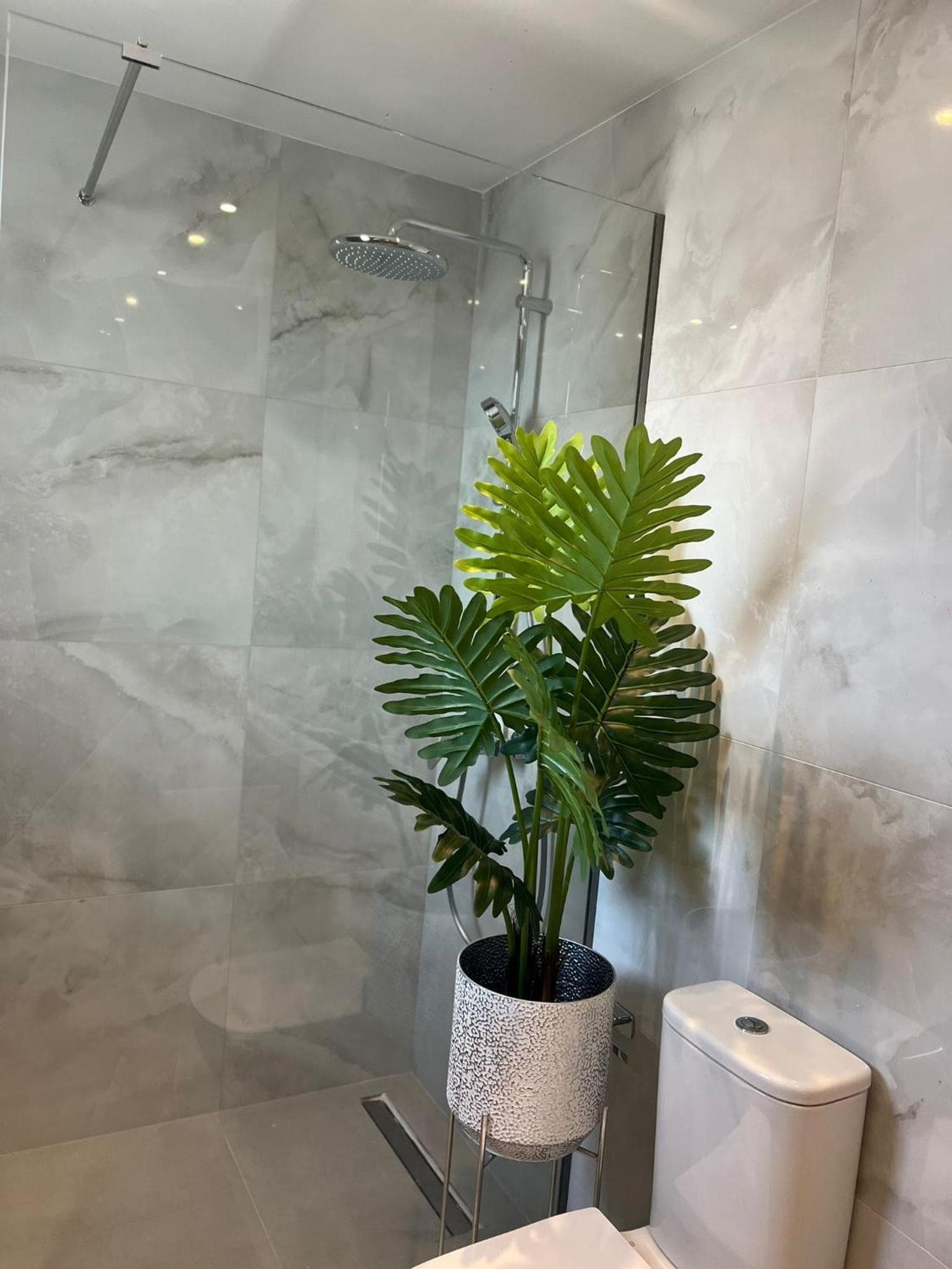 ARYVE Townhouse Rhodos mit Akropolis- und Meerblick sowie Jacuzzi und tollen Sonnenterrassen und Garten