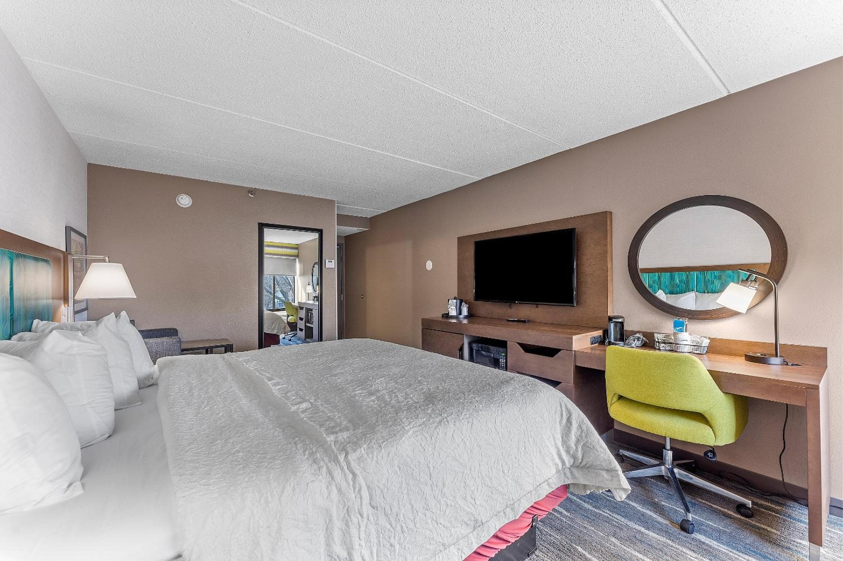 Hampton Inn Cleveland-Westlake