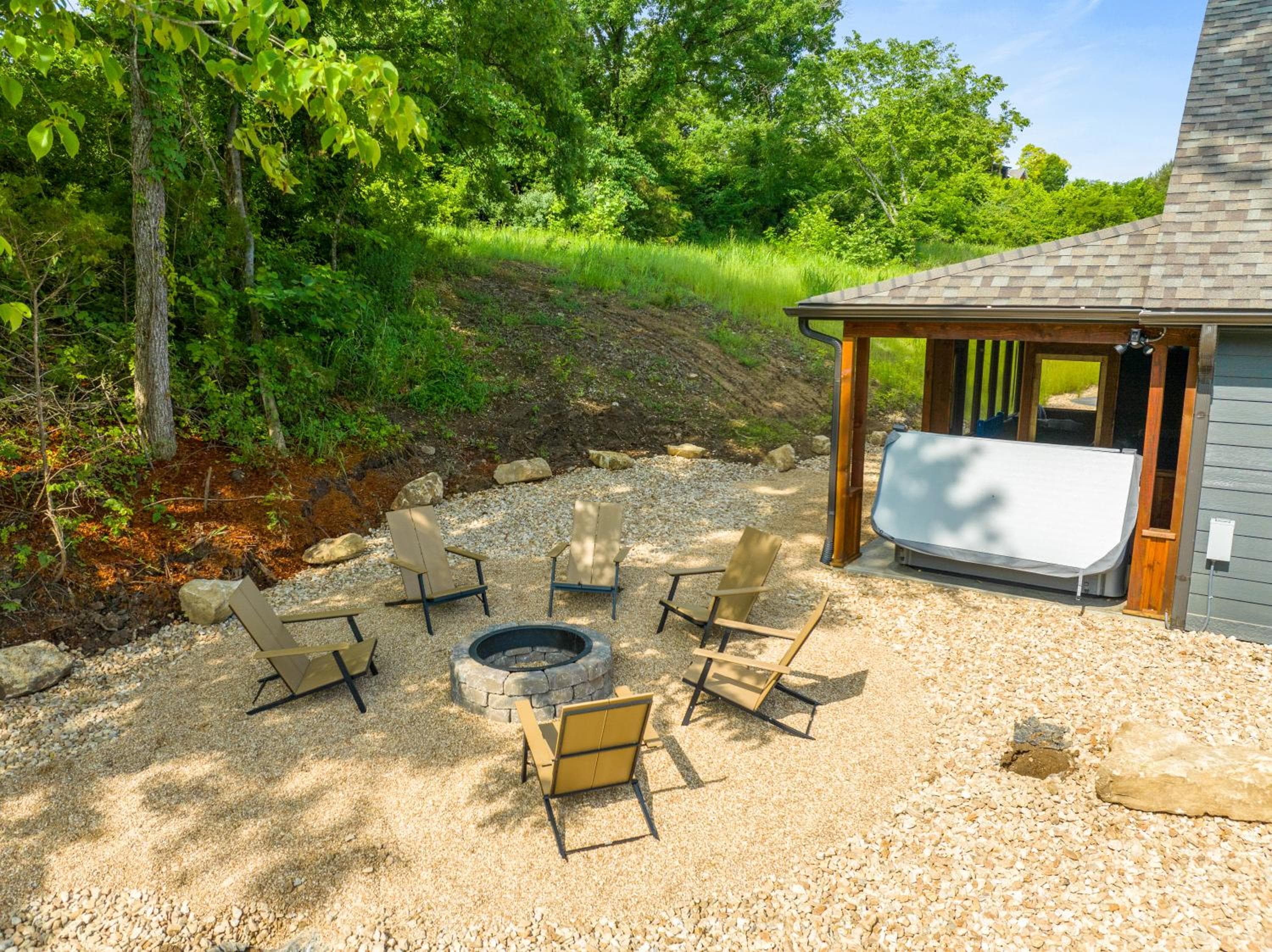 New Ozark Oasis Luxe Cabin Retreat with Hot Tub