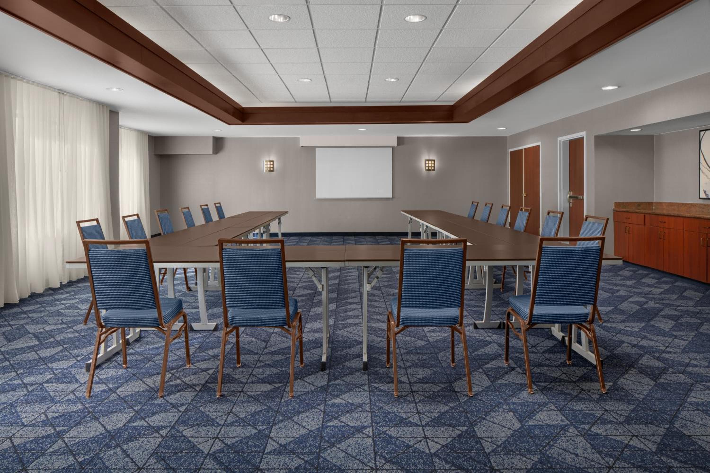 Courtyard by Marriott San Diego Central