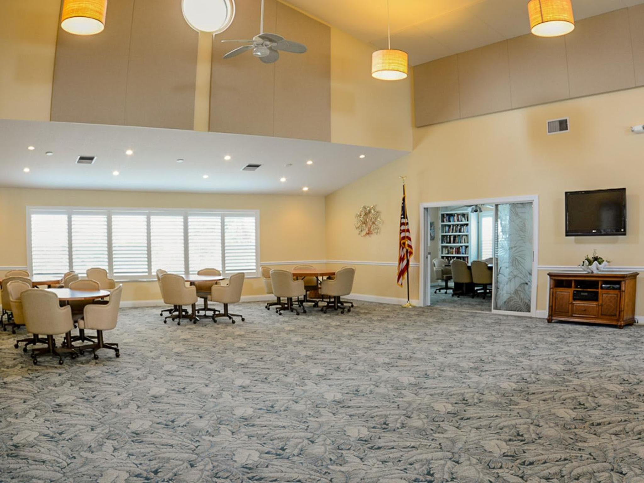 Pet Friendly Bouchelle Island Condo Pool Hot Tub Seconds to the Beach