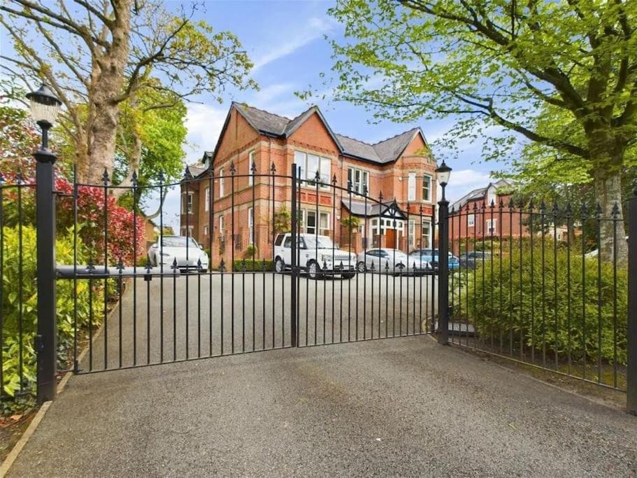 Upmarket Apartment in Ormskirk