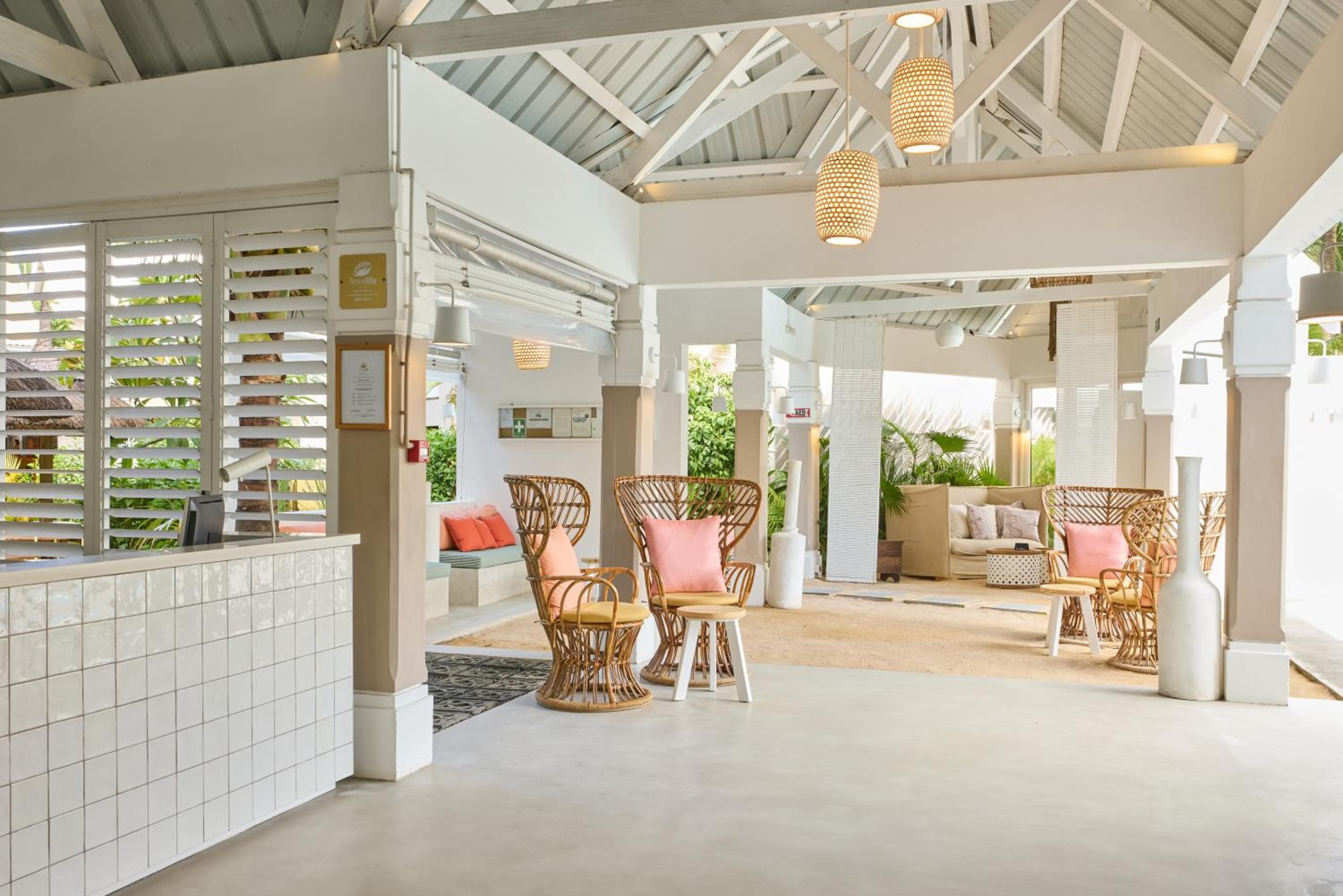 Tropical Attitude (Adults Only)