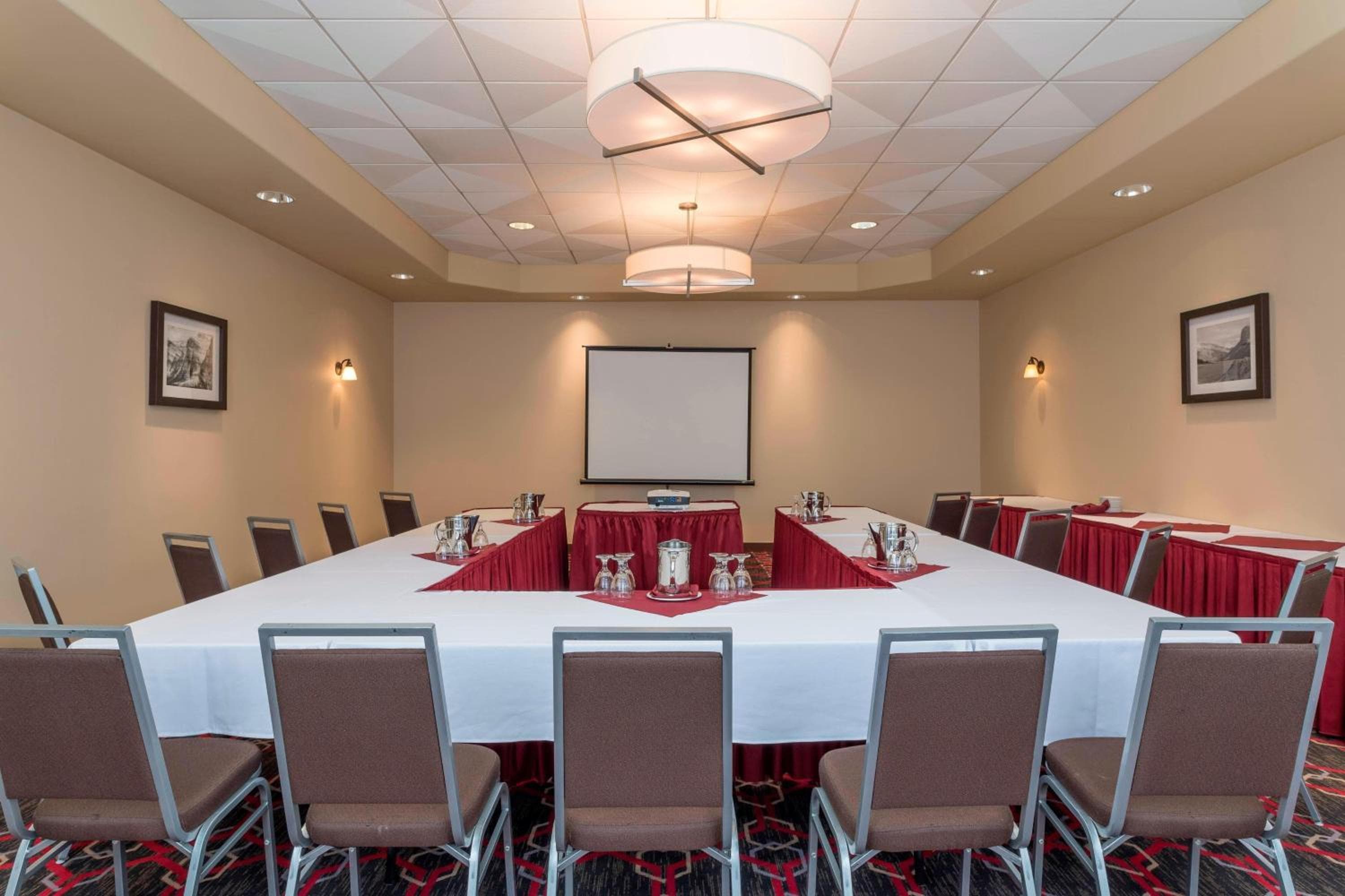 Four Points by Sheraton Edmonton South