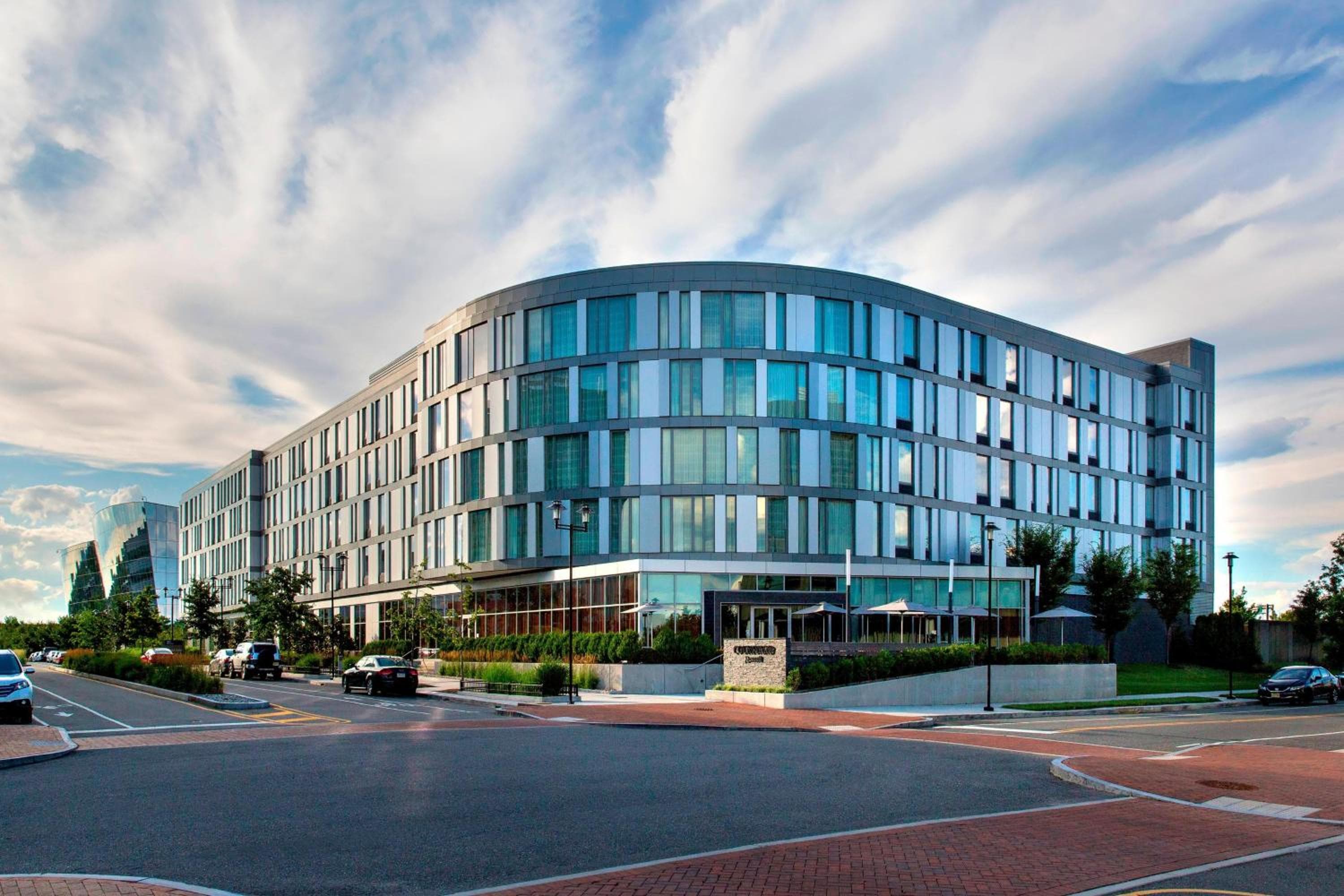 Courtyard by Marriott Philadelphia South at The Navy Yard