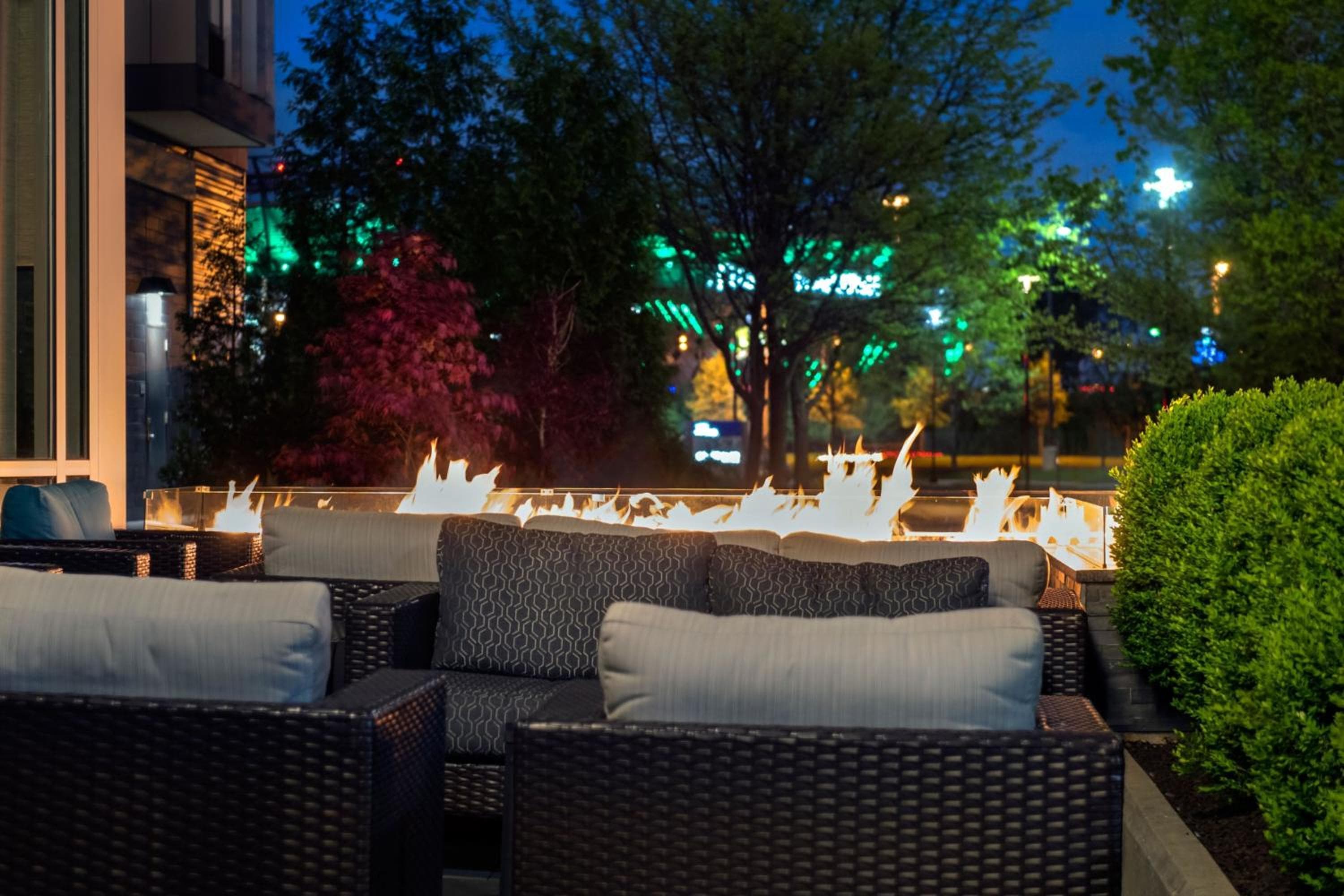 Courtyard by Marriott Philadelphia South at The Navy Yard