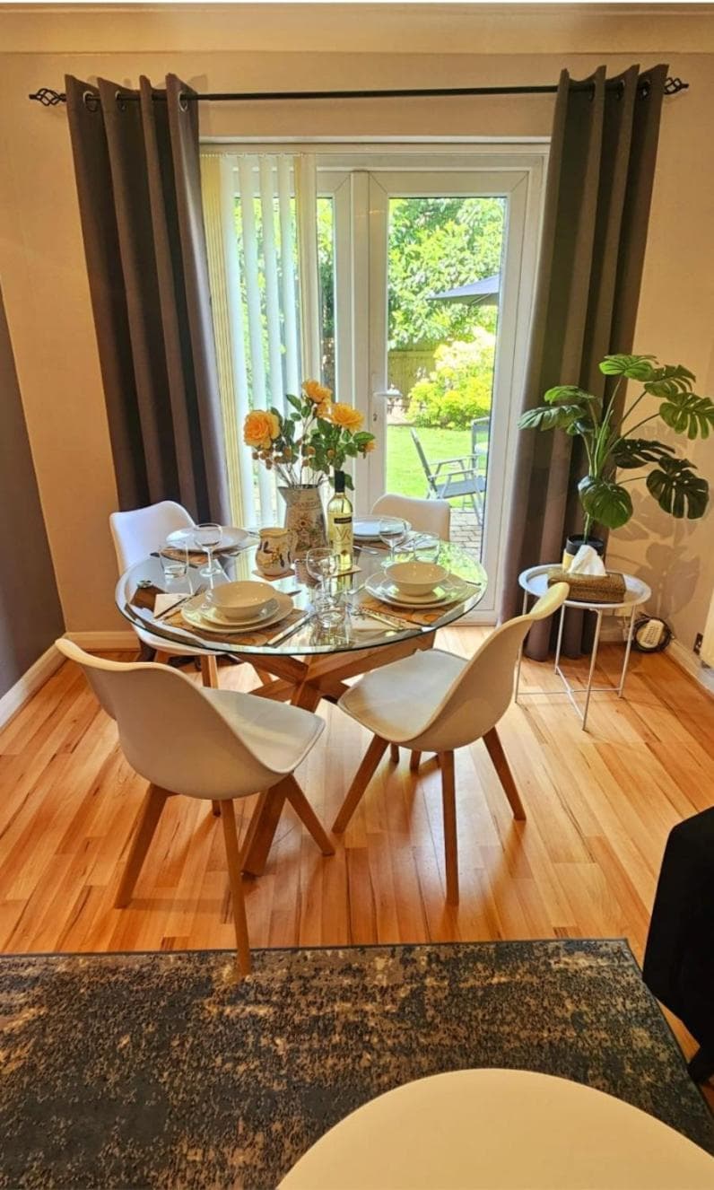 2 bedrooms maisonette Byfleet