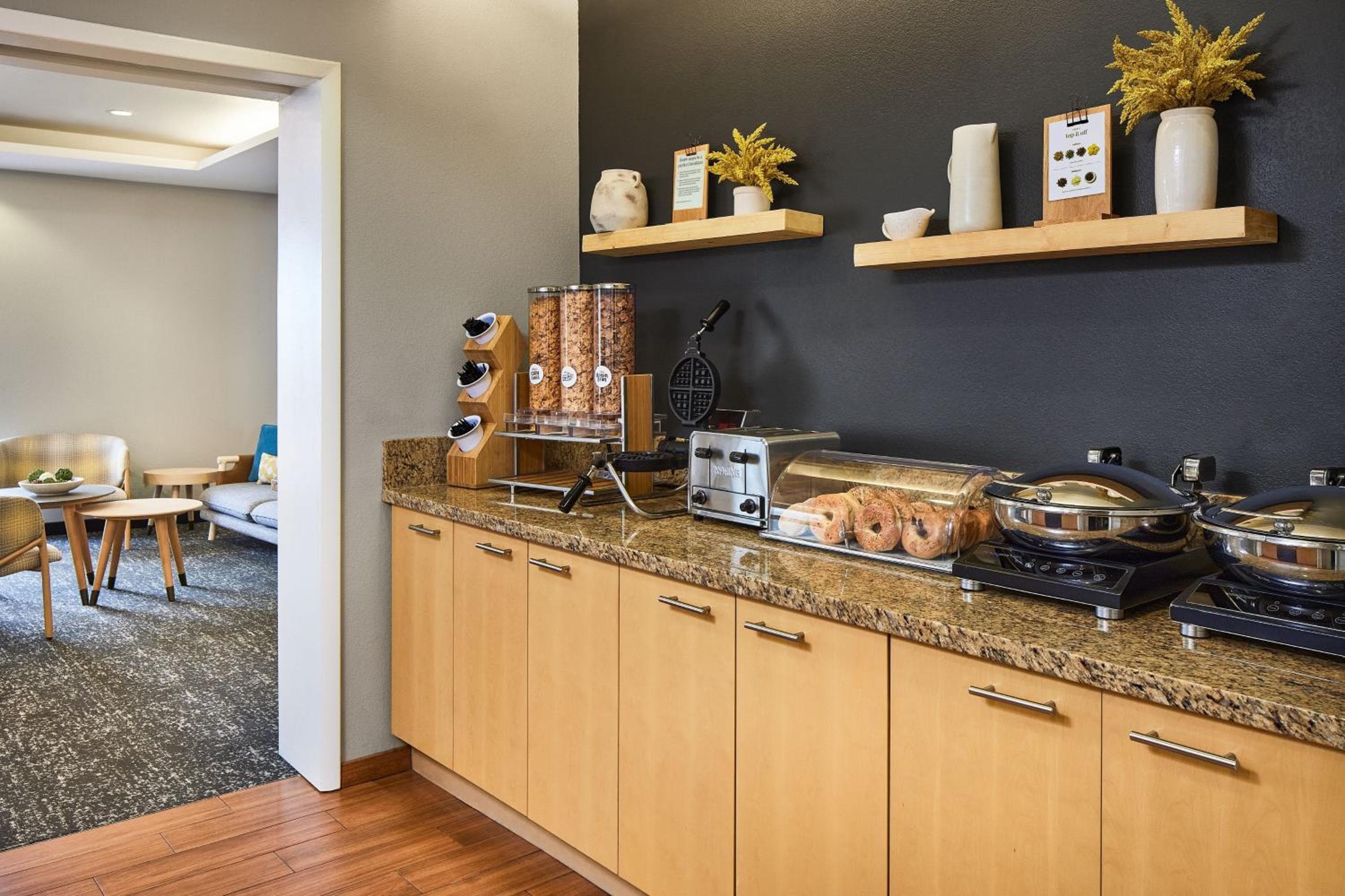 TownePlace Suites by Marriott Garden City