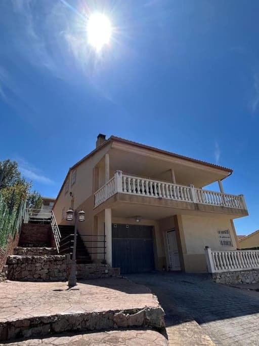 Gran casa con gran piscina