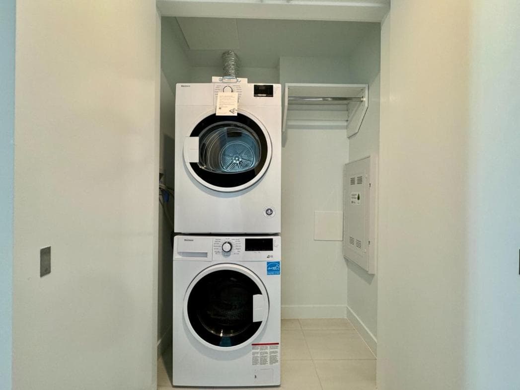 Relocation Special-New condo at Metrotown