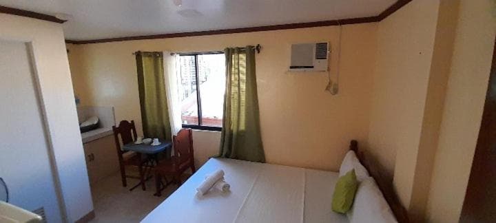 CORALYN'S PLACE small room