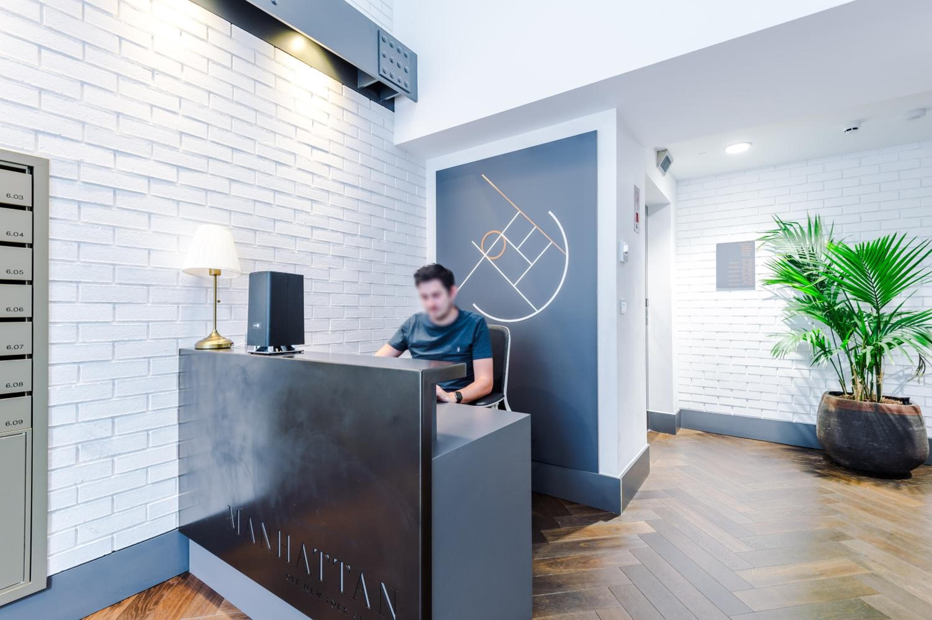 Hilltop Serviced Apartments - Piccadilly