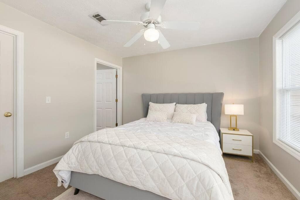 Vibrant Living Near Auburn University l 4BR 4BA