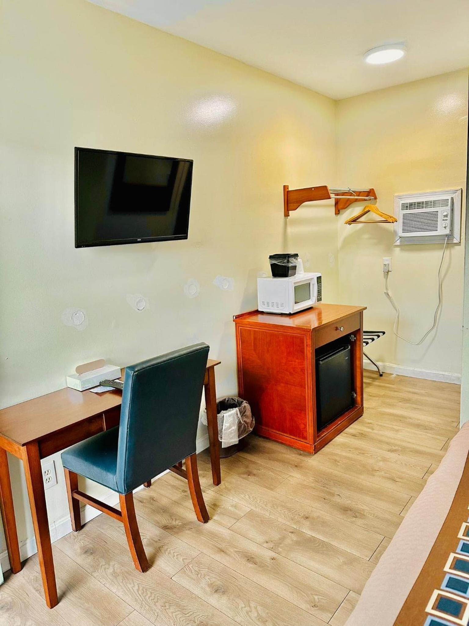 Hampton Motor Inn