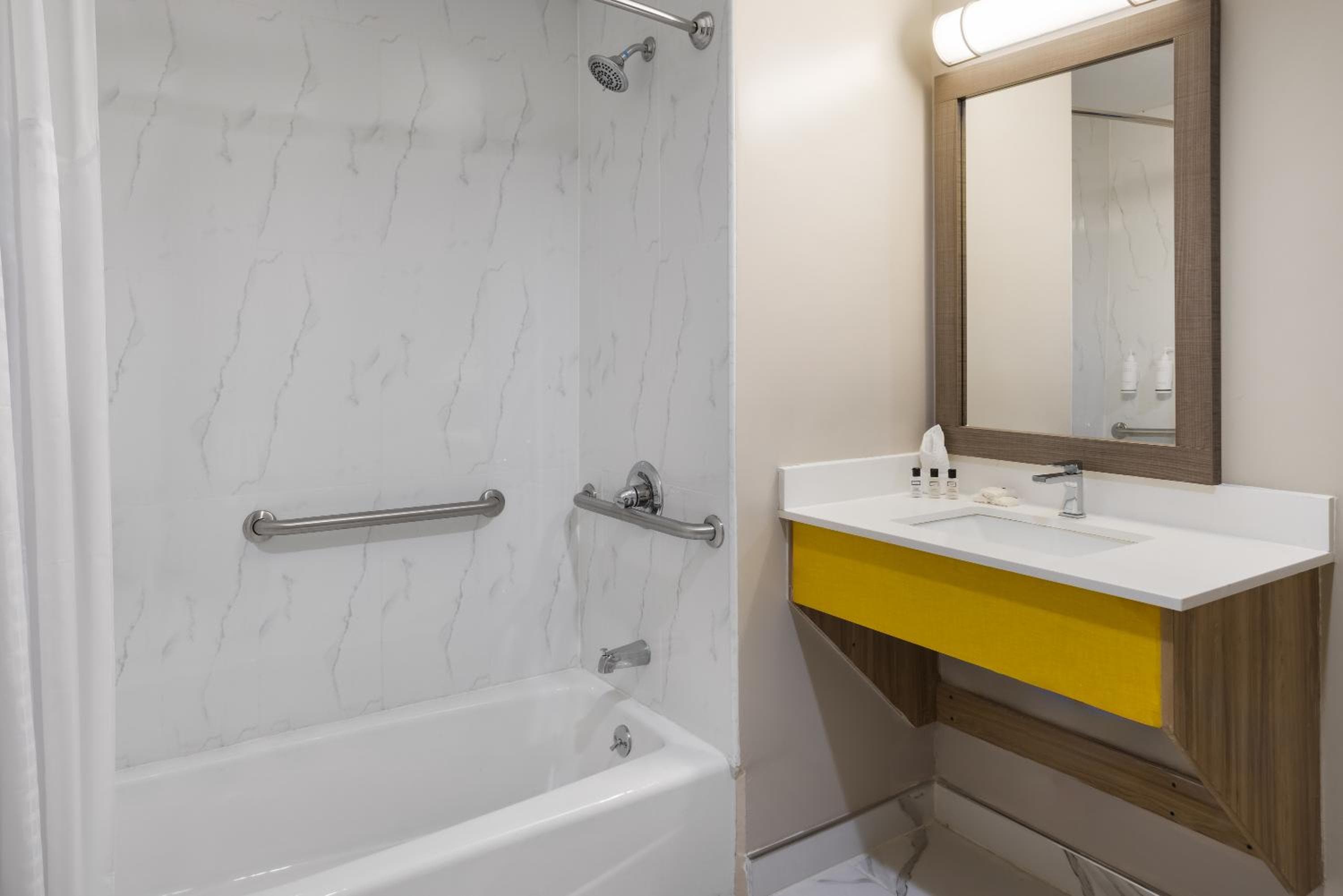 Days Inn by Wyndham Staten Island