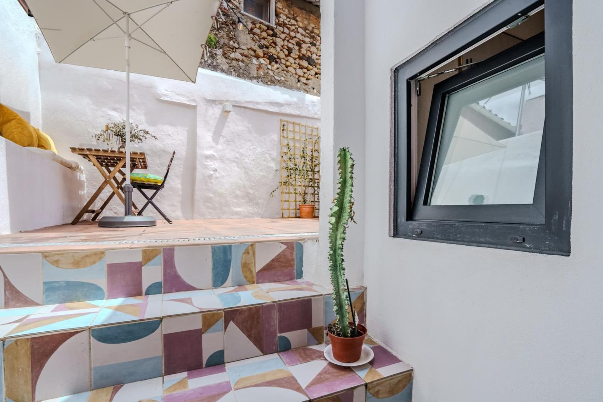 Sunny & Charming Oeiras Historical Center House