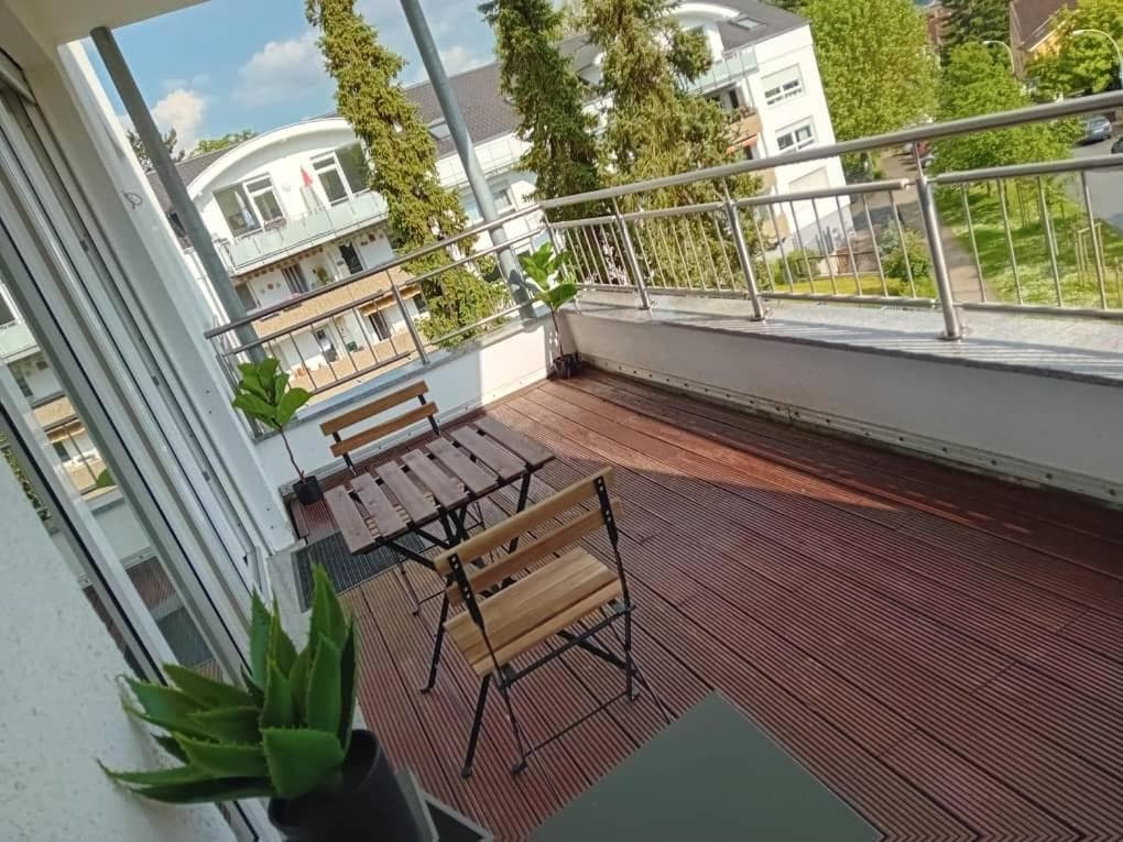 Modern Taunus Nature Balcony, 5 people, free Parking, near Messe
