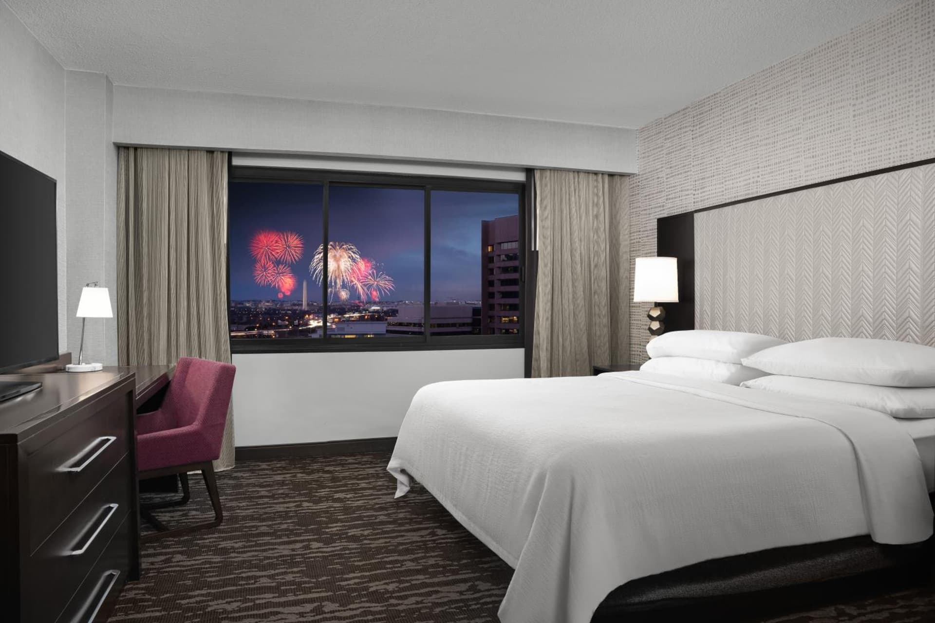 Embassy Suites by Hilton Crystal City National Airport