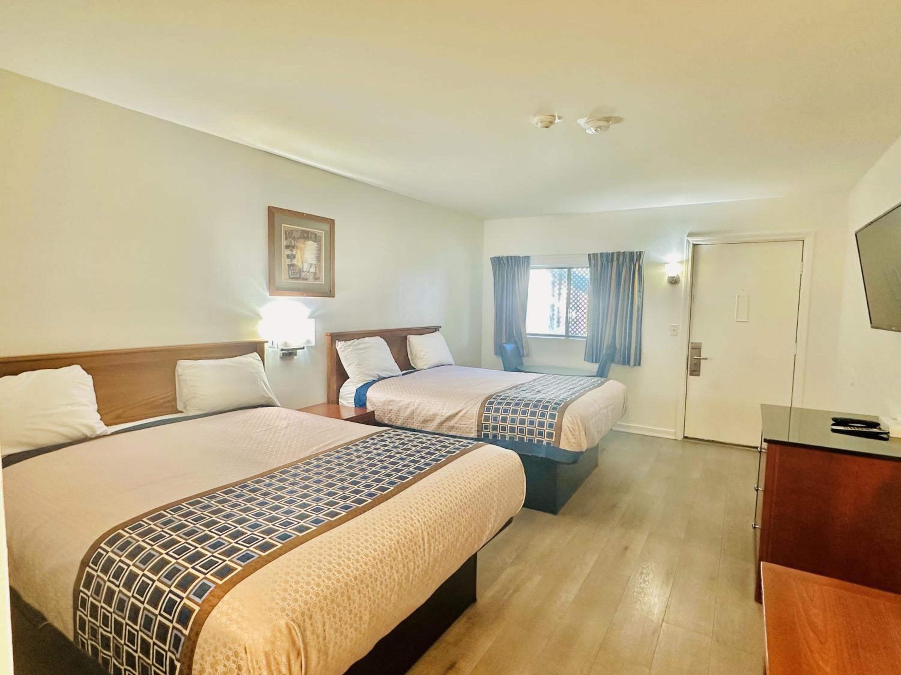 Hampton Motor Inn
