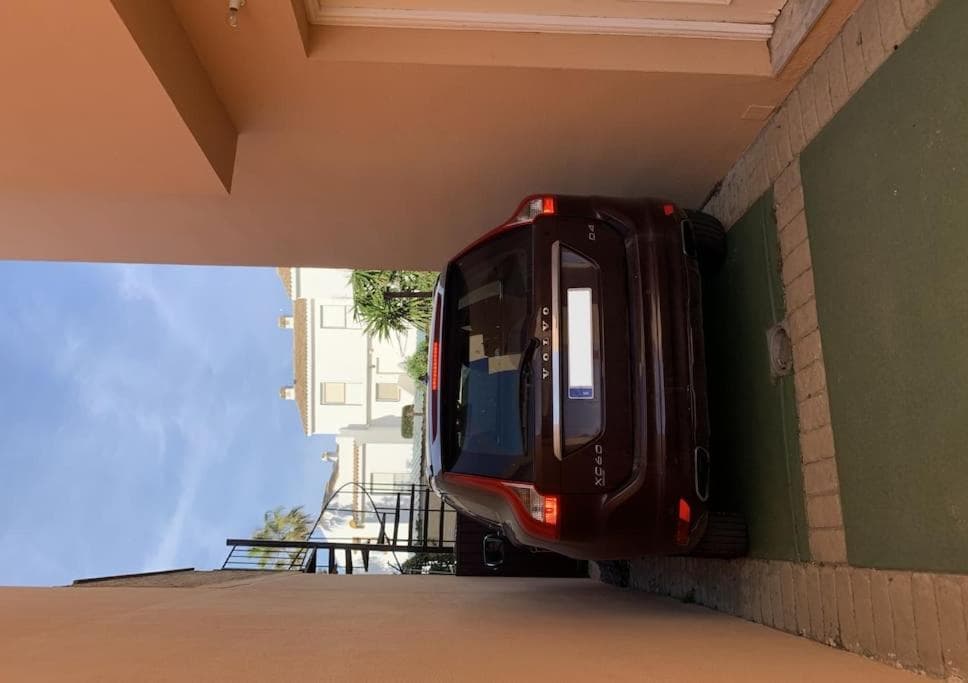 Selecta - Chalet primera linea piscina y parking