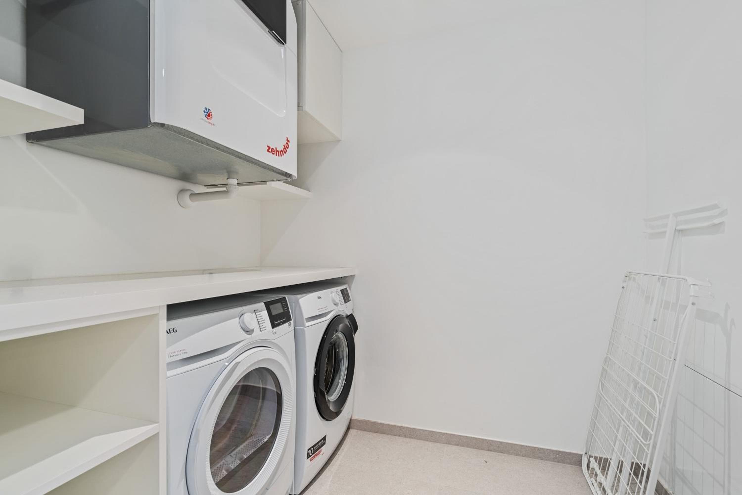 Upscale Urban Apartment Style & Comfort for Six