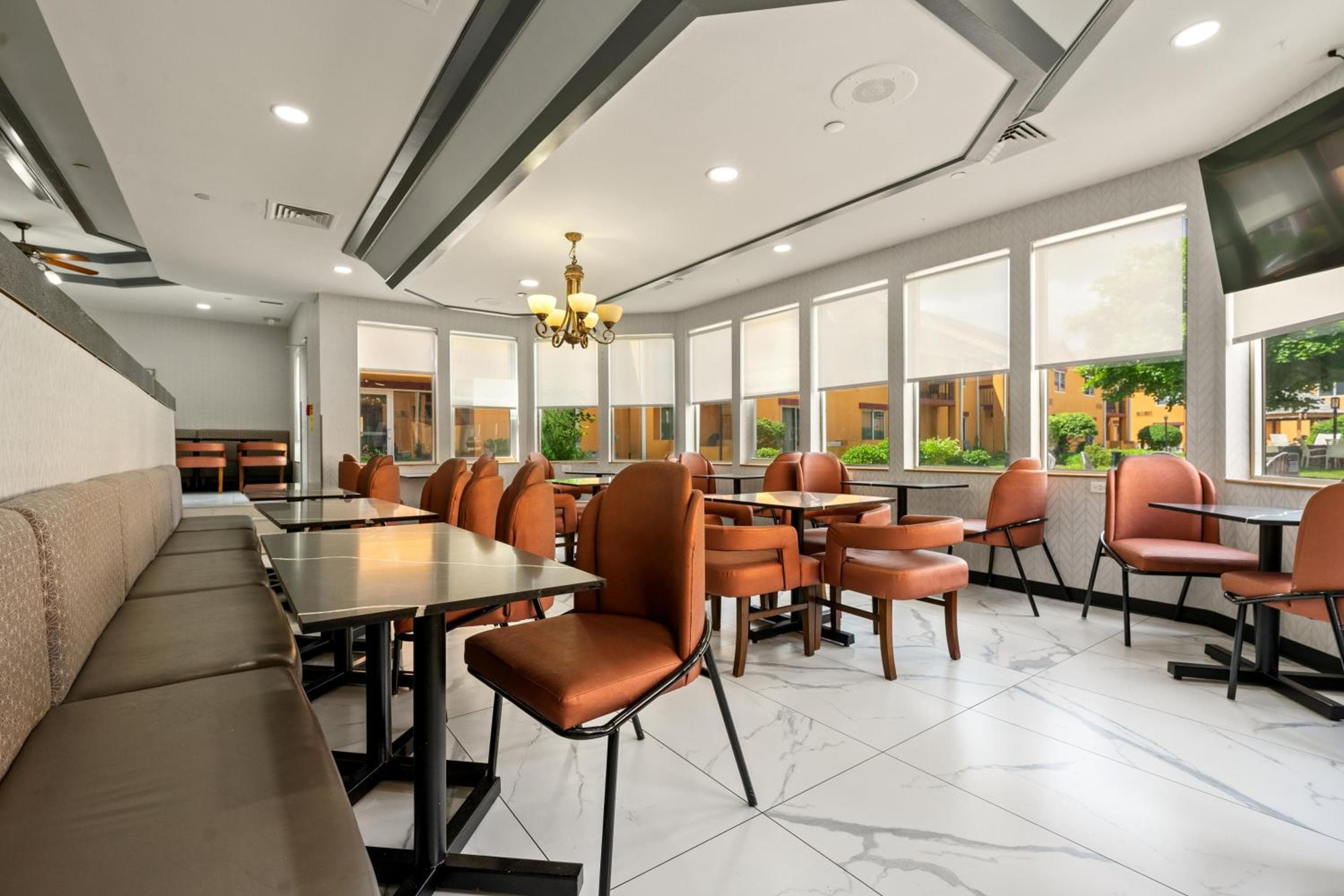 Chicago Club Inn & Suite