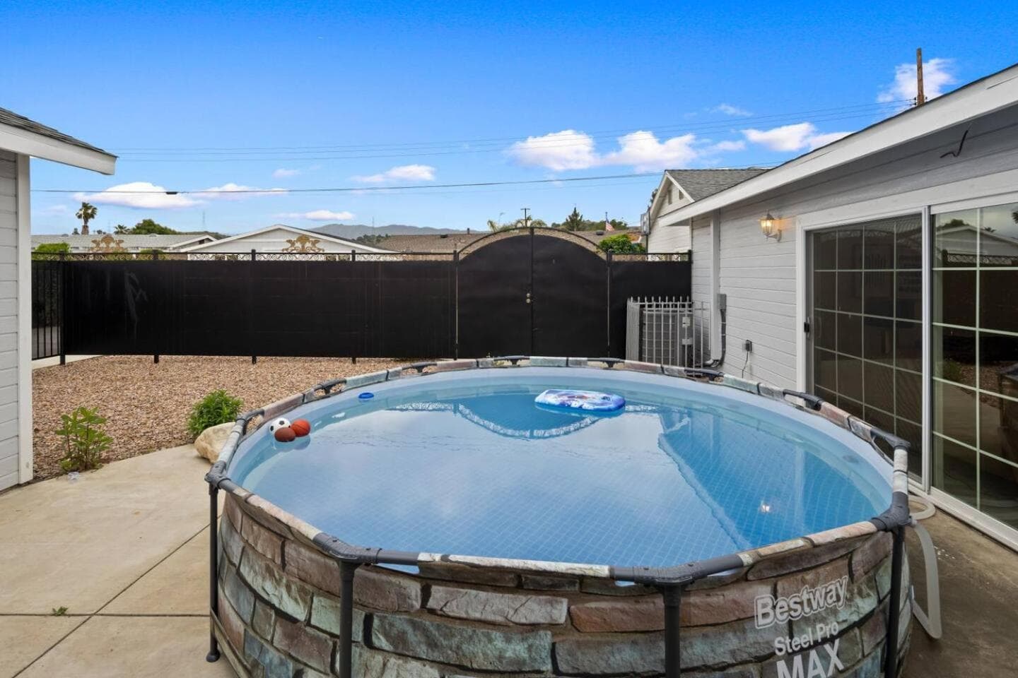 Modern Home - Family Fun Hub - Getaway - Billiards By Zen Living Short Term Rental