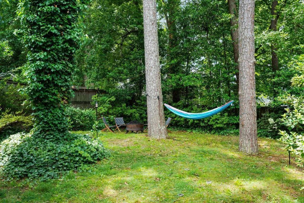 Charming Cottage in Walkable Downtown Decatur
