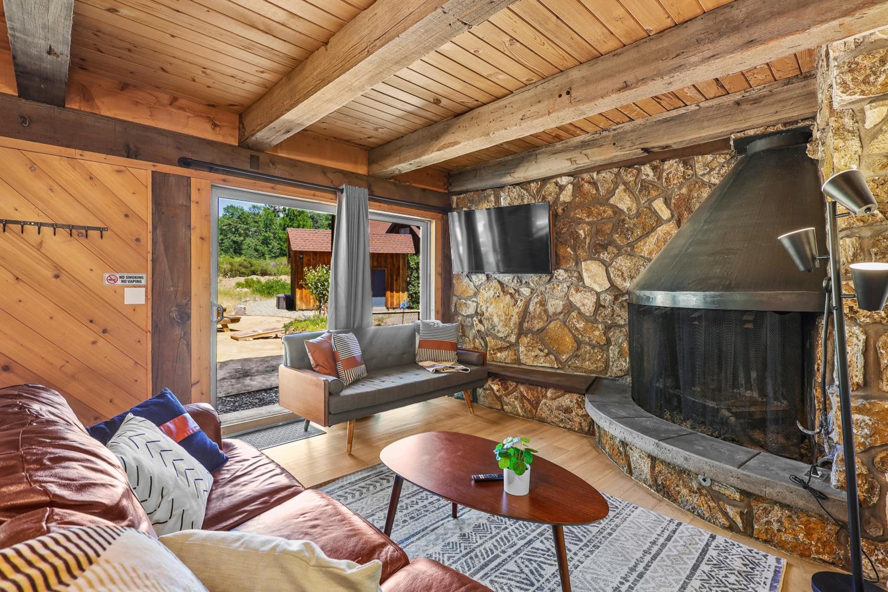 Basecamp Lodge