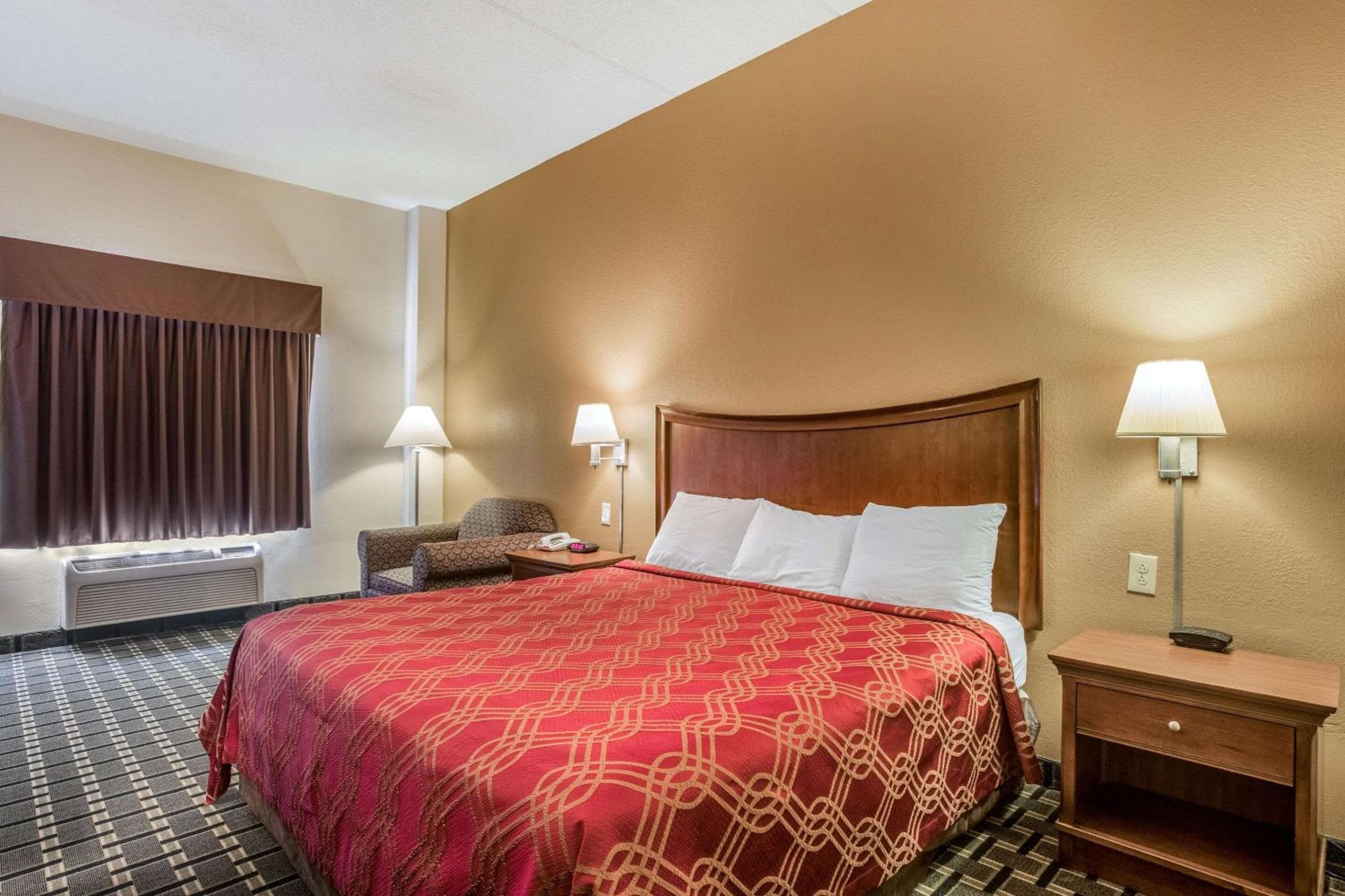 Econo Lodge Inn & Suites Marietta near Dobbins ARB