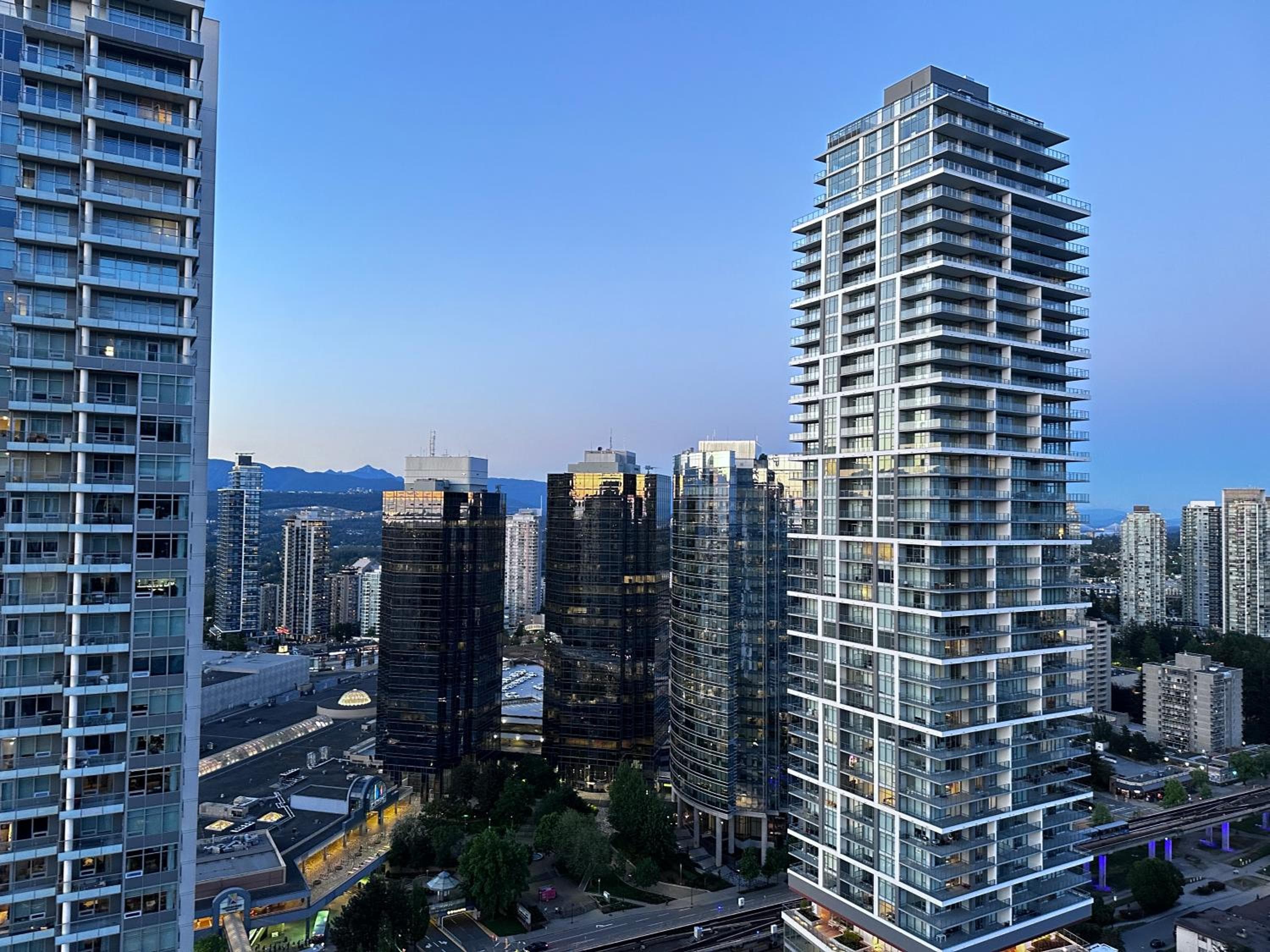Relocation Special-New condo at Metrotown