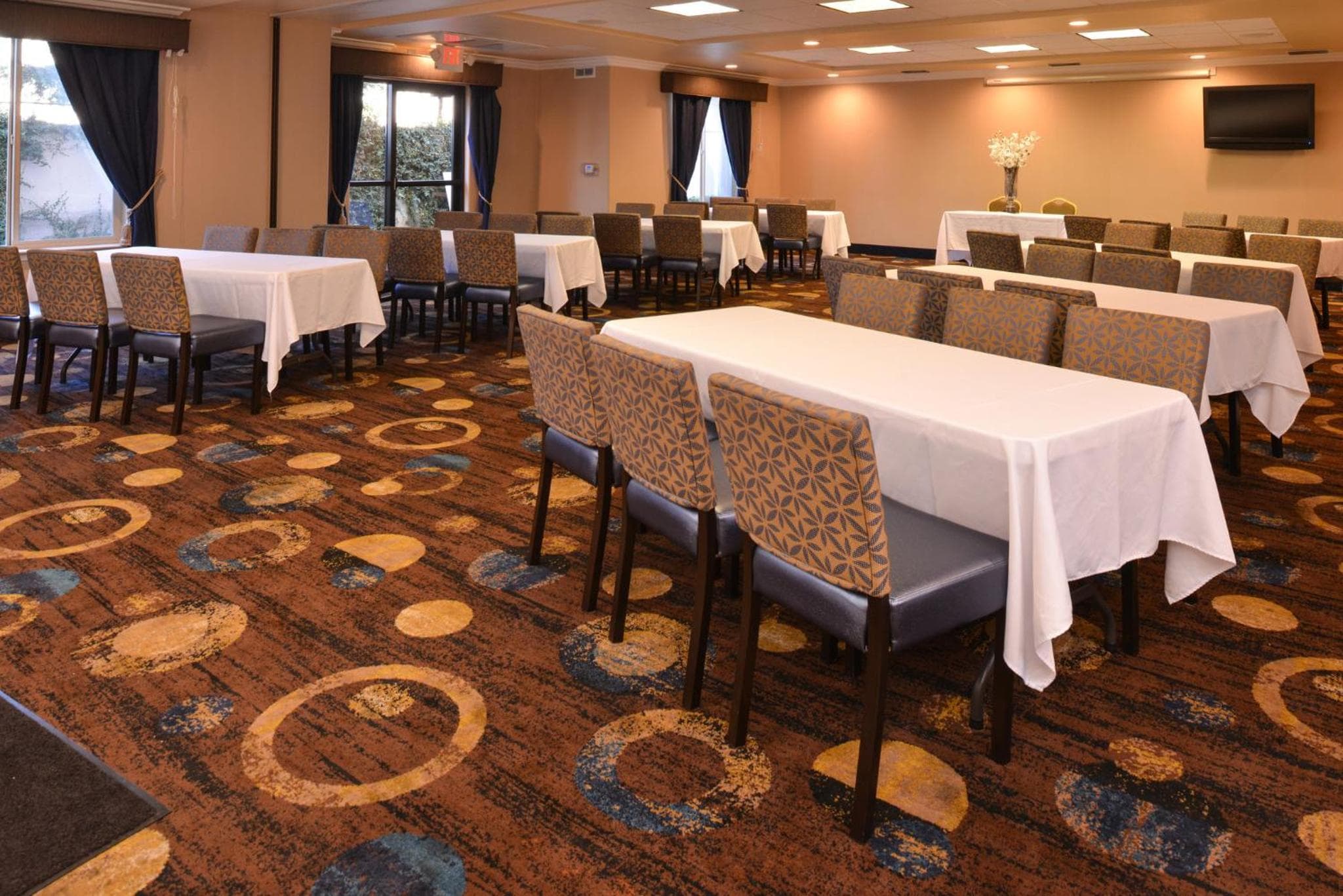 Holiday Inn Express & Suites Lathrop by IHG