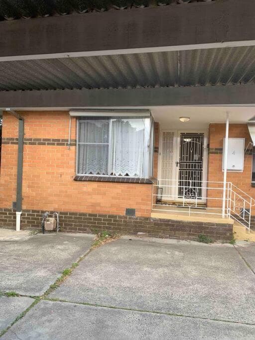 Glenroy Home near airport, city&shop