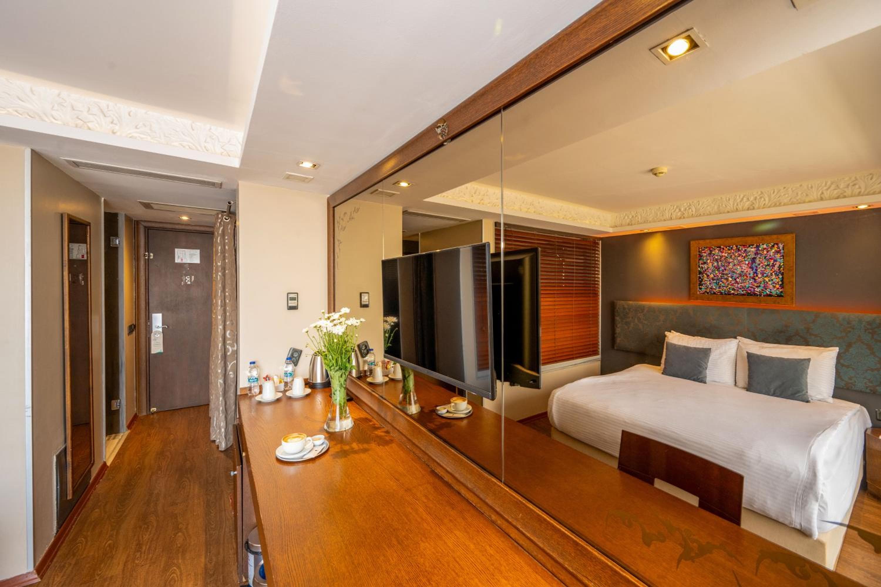 Pera Tulip Hotel & SPA