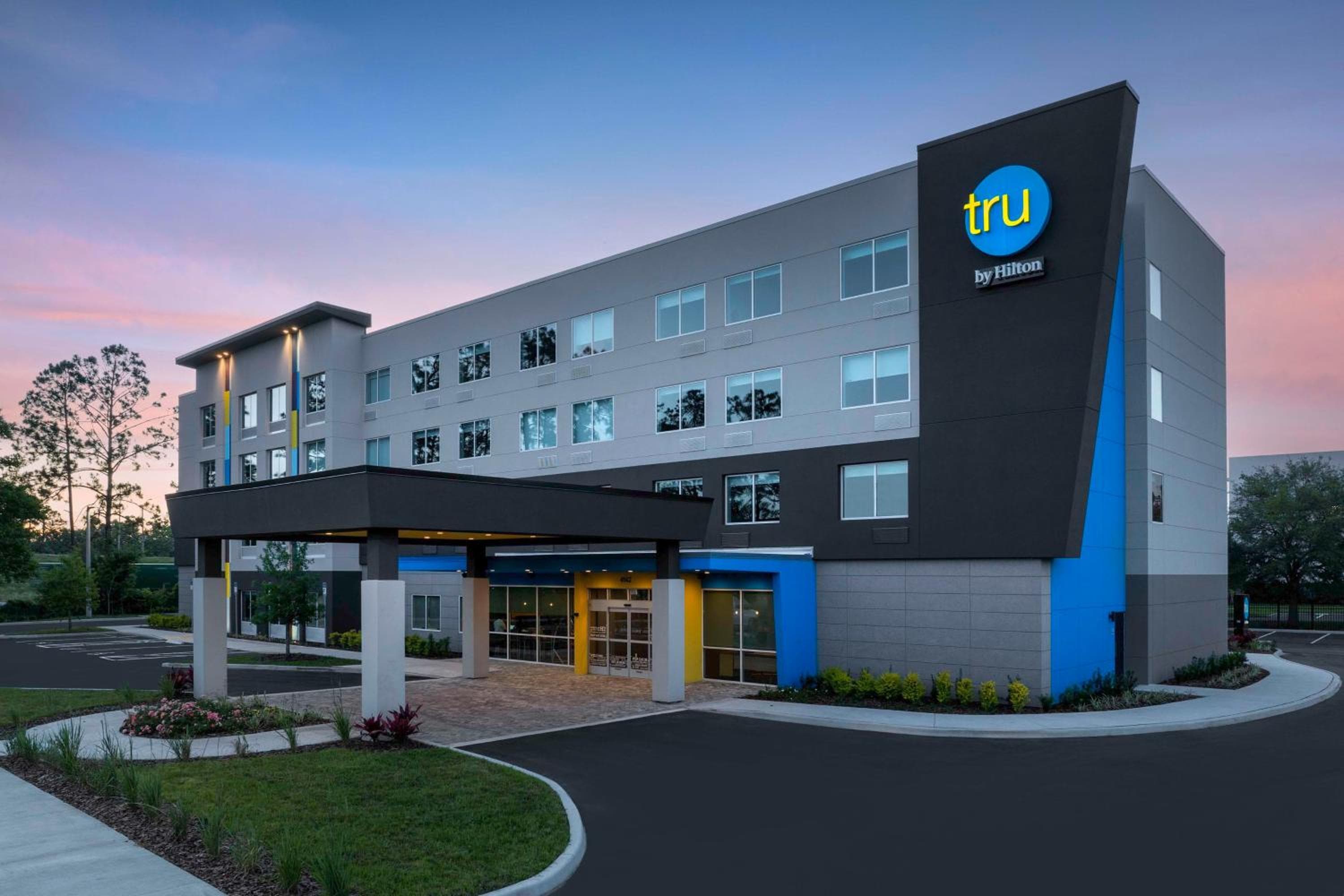 Tru by Hilton Jacksonville West I 295