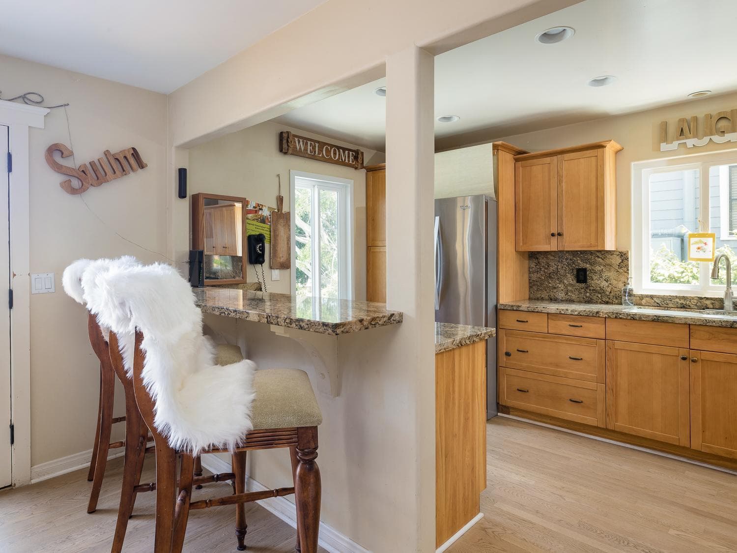 Lg BEACH Home, POOL, Hot Tub, Close to Beaches & Downtown El Segundo Beach