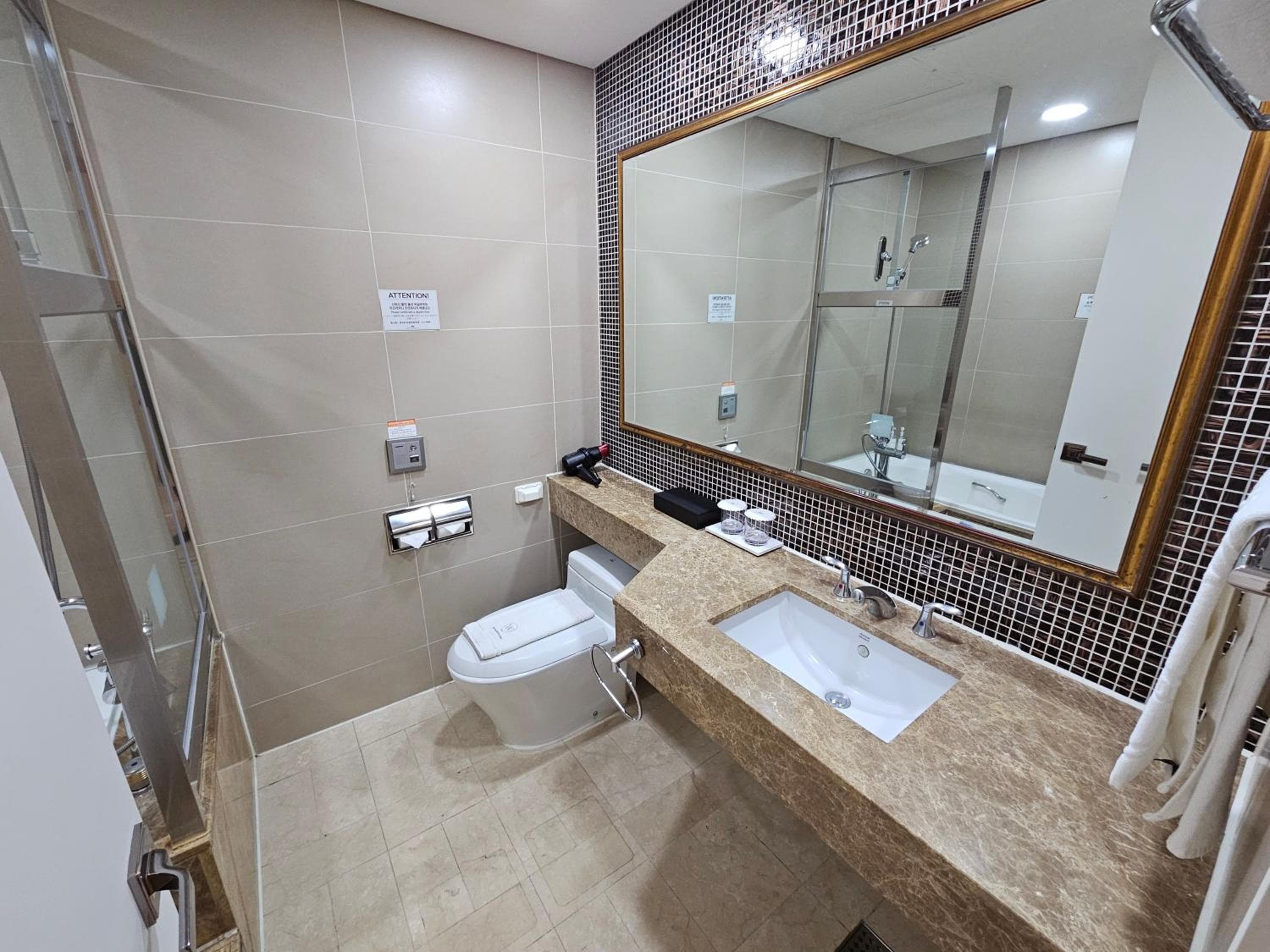W Residence Hotel Centum City