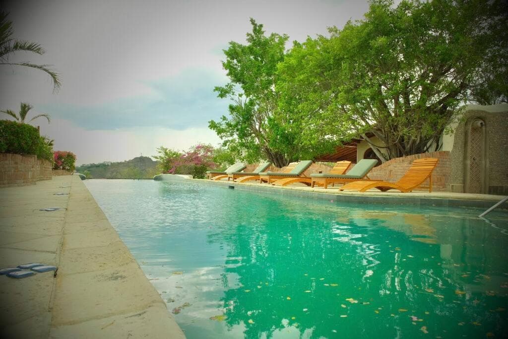 Pelican Eye - Best Sunset, 2 Pools, Quiet, Central