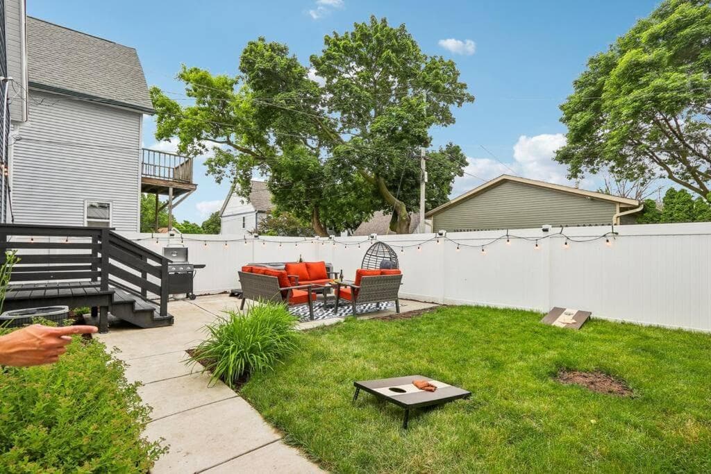 Historic Home in Brewers Hill with hot tub!